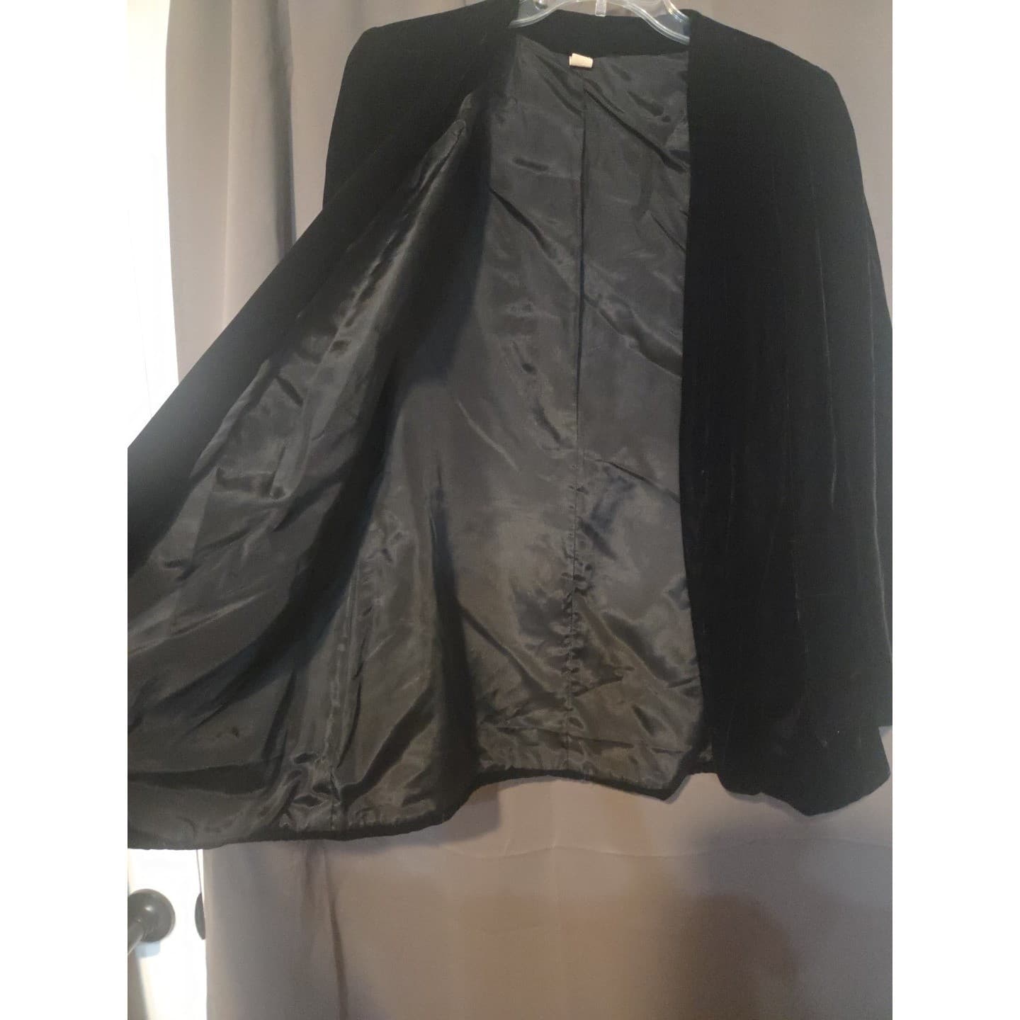 Black Velvet Open Front Blazer Jacket, Vintage Collarless Patch Pockets RN 17400 - Thumbnail 6