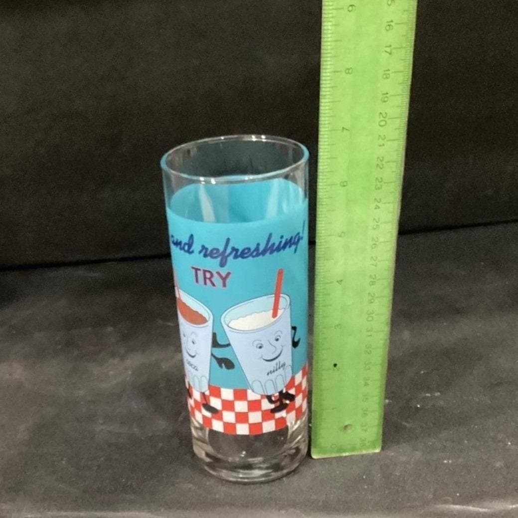 Home Essentials "Retro Diner" Glass Tumblers, Set of 3, Vintage Inspired Glasses - Thumbnail 5