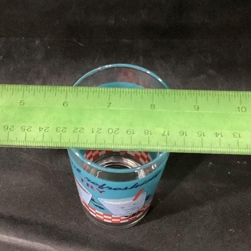 Home Essentials "Retro Diner" Glass Tumblers, Set of 3, Vintage Inspired Glasses - Thumbnail 6