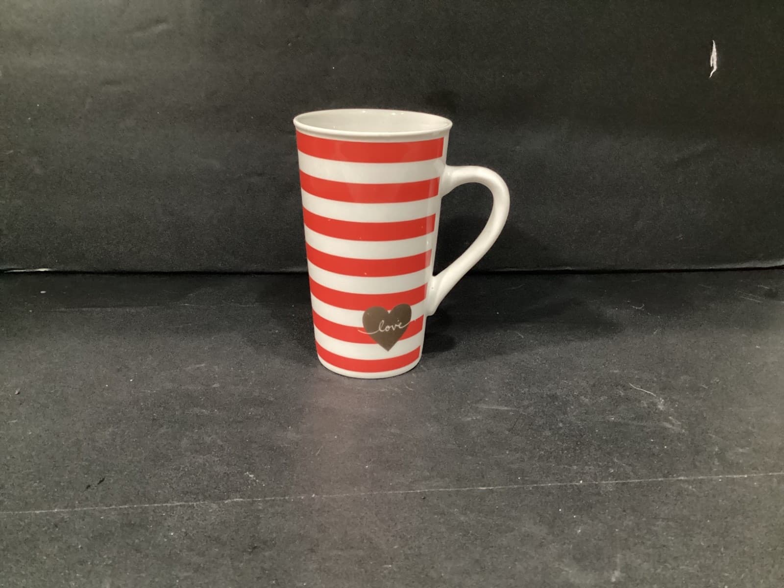 Starbucks Red White Striped 16oz Coffee Tall Mug Heart Love 2017 Hot Chocolate - Thumbnail 7
