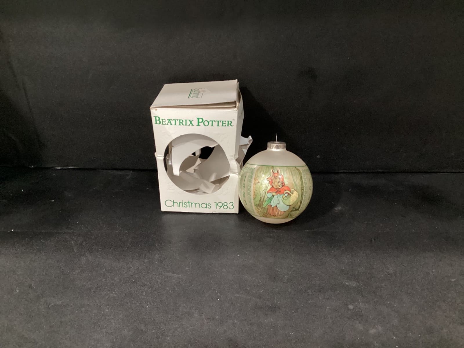 Schmid BEATRIX POTTER 1983 The Tale of Peter Rabbit Glass Ball 4" Ornament