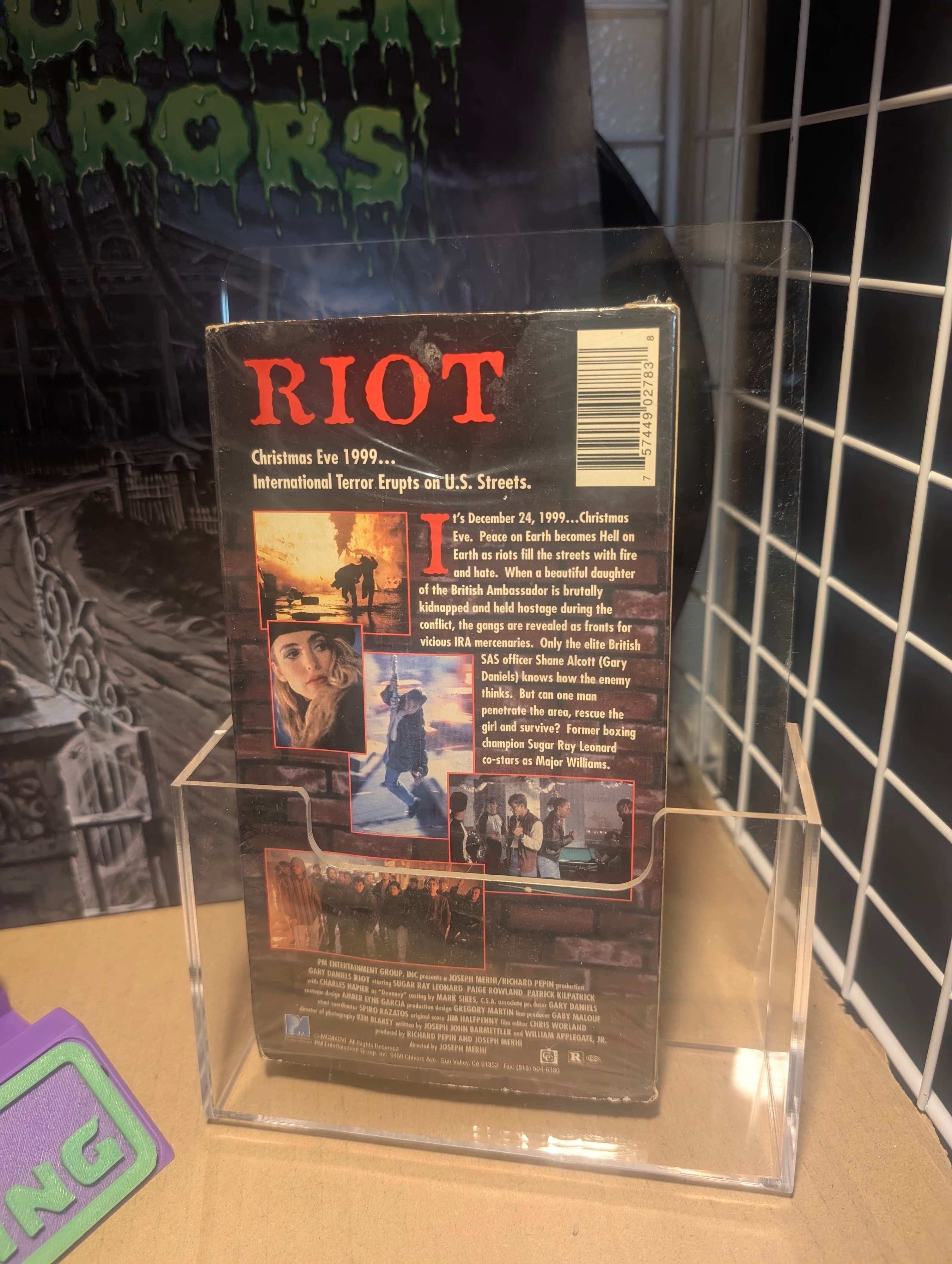Riot VHS 1997 Action Thriller - Thumbnail 2