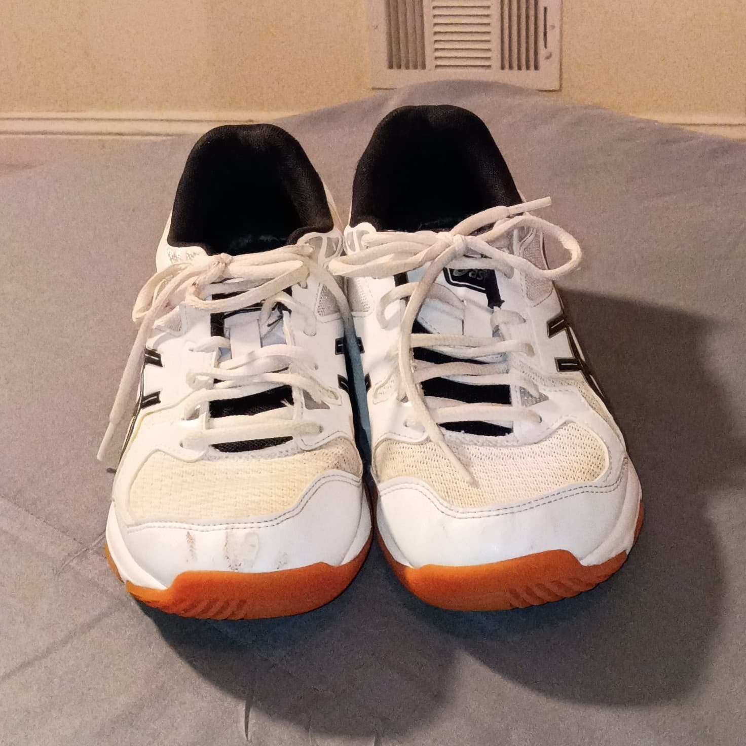 ASICS GEL-ROCKET Men’s Low Top Lace-Up Sneaker White/Black/Orange 1072A056 - Thumbnail 2