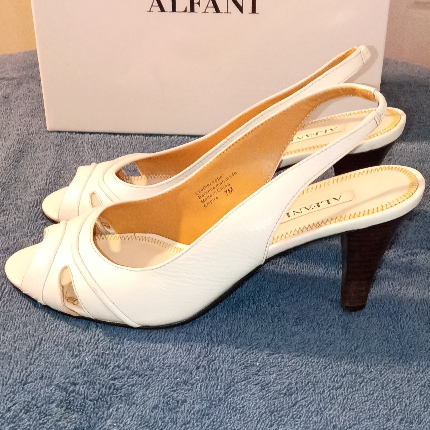 Alfani Bess Cream & Gold Sling-Back Open Toe Wedge Heel Pump Women's Size 6M - Thumbnail 4