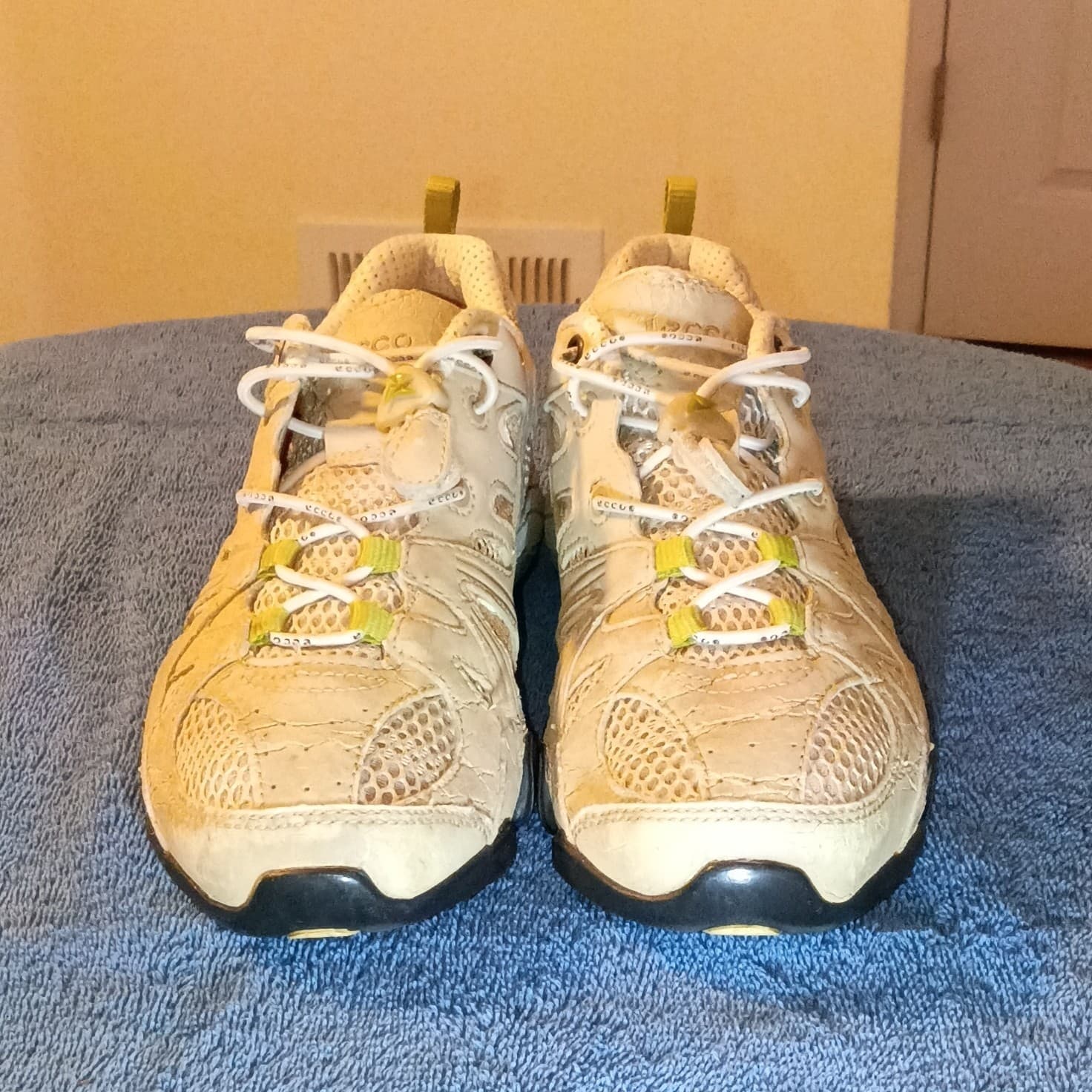 Ecco Women's Hiking Sneaker Size 6 6 1/2 Us Lightweight Pre-owned - Thumbnail 2