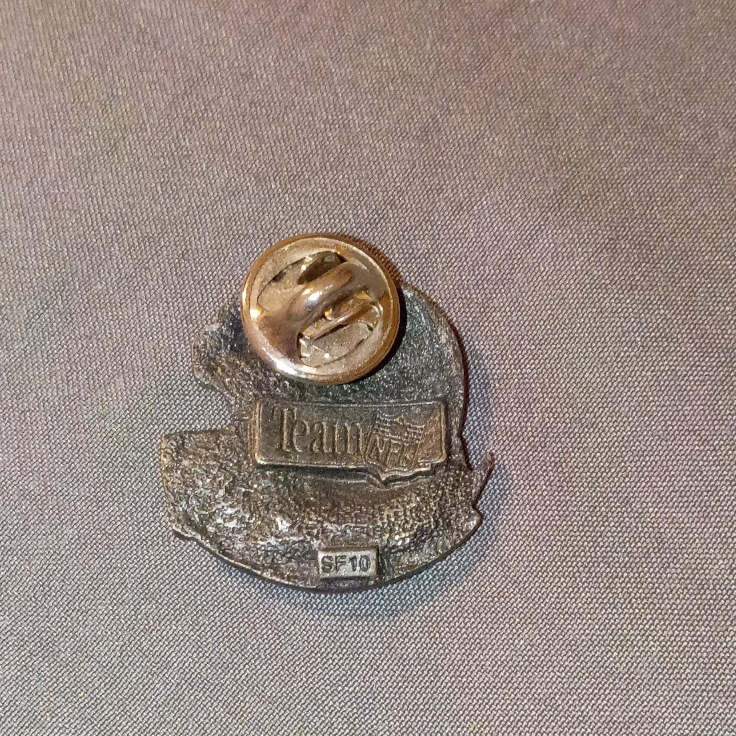 NFL vintage Detroit Lions Football Helmet Pinback Lapel Pin - Sport Theme - Thumbnail 2