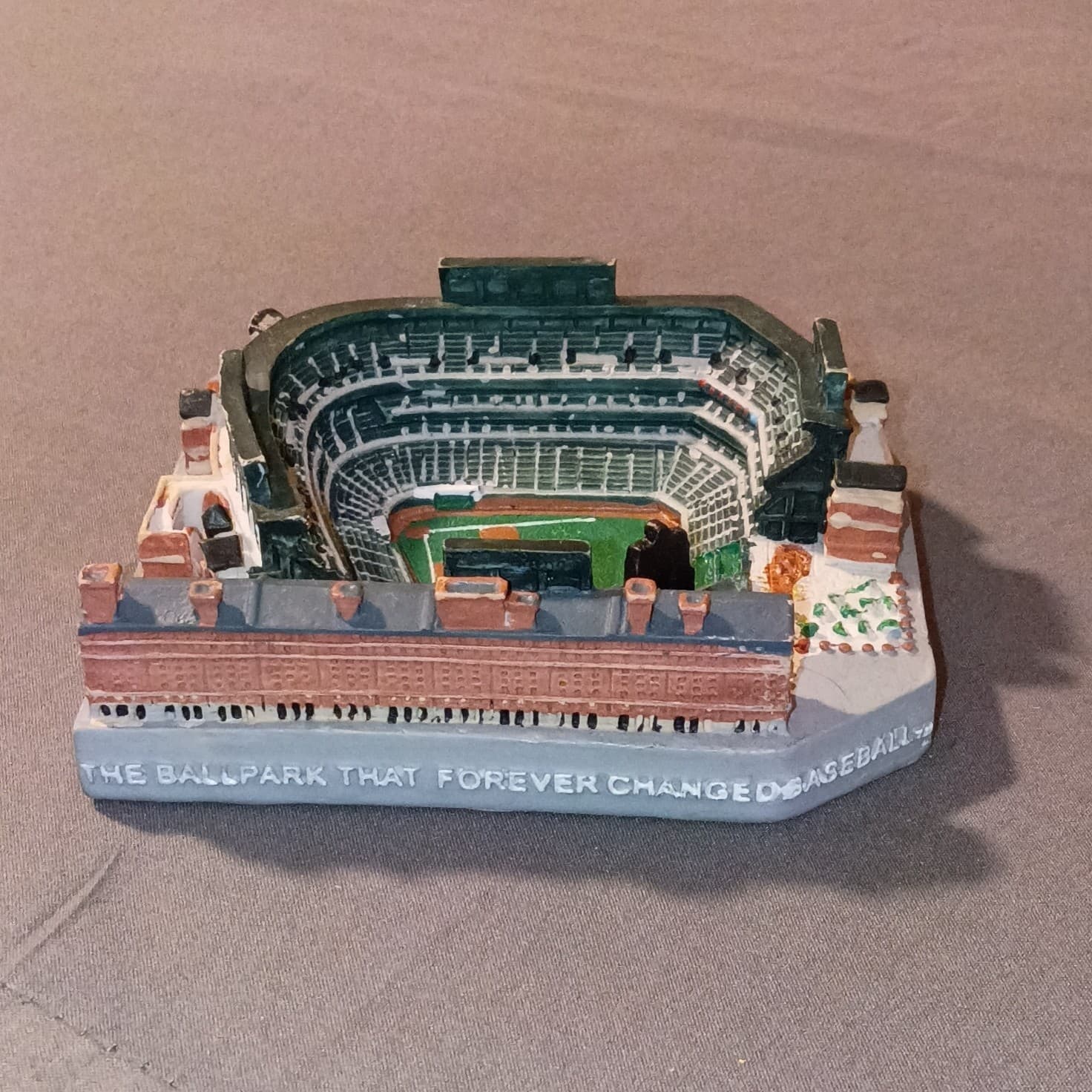 MLB Oriole Park at Camden Yards 2017 Collector's Edition Resin Figurine Painted - Thumbnail 3