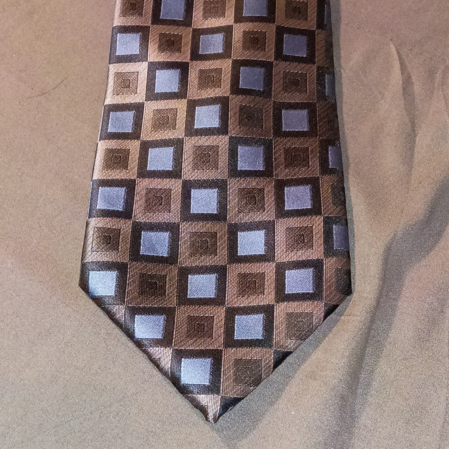 Geoffrey Beene Men’s Silk Tie Brown & Blue Geometric Pattern - Thumbnail 2