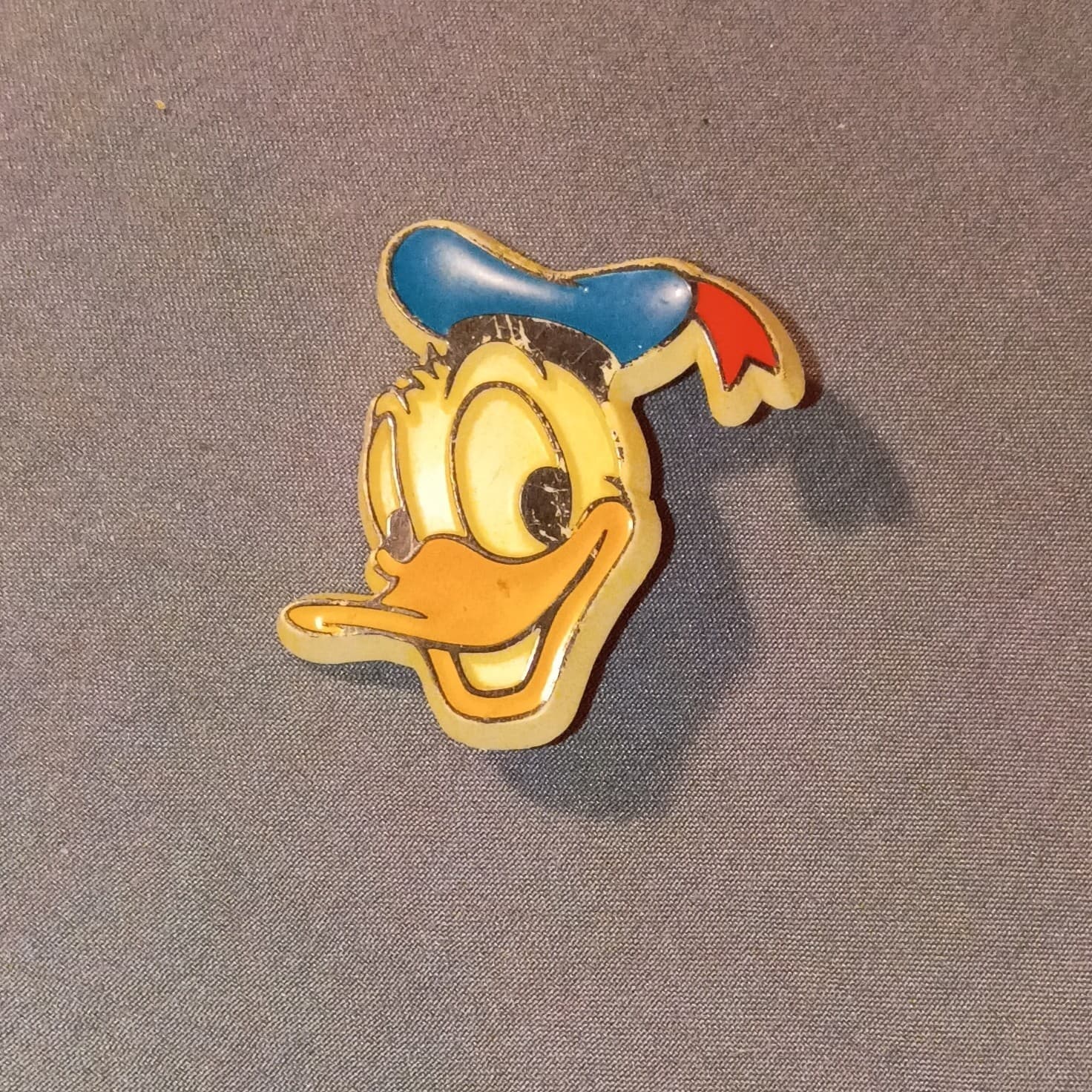 vintage Disney Franchise Donald Duck Head Pin - Single Character Collectible