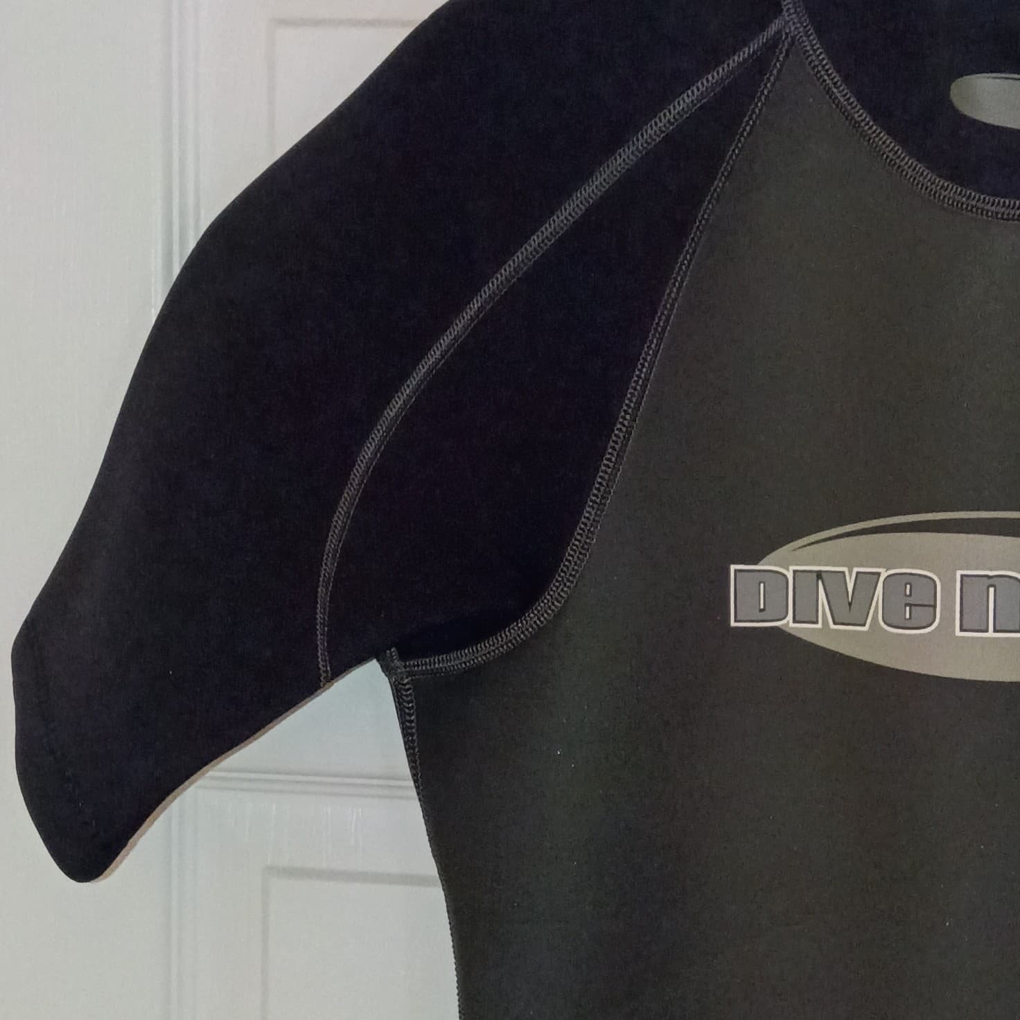 Dive N' Surf Black Shorty Wetsuit 90% Neoprene 10% Nylon, Size L - Thumbnail 8