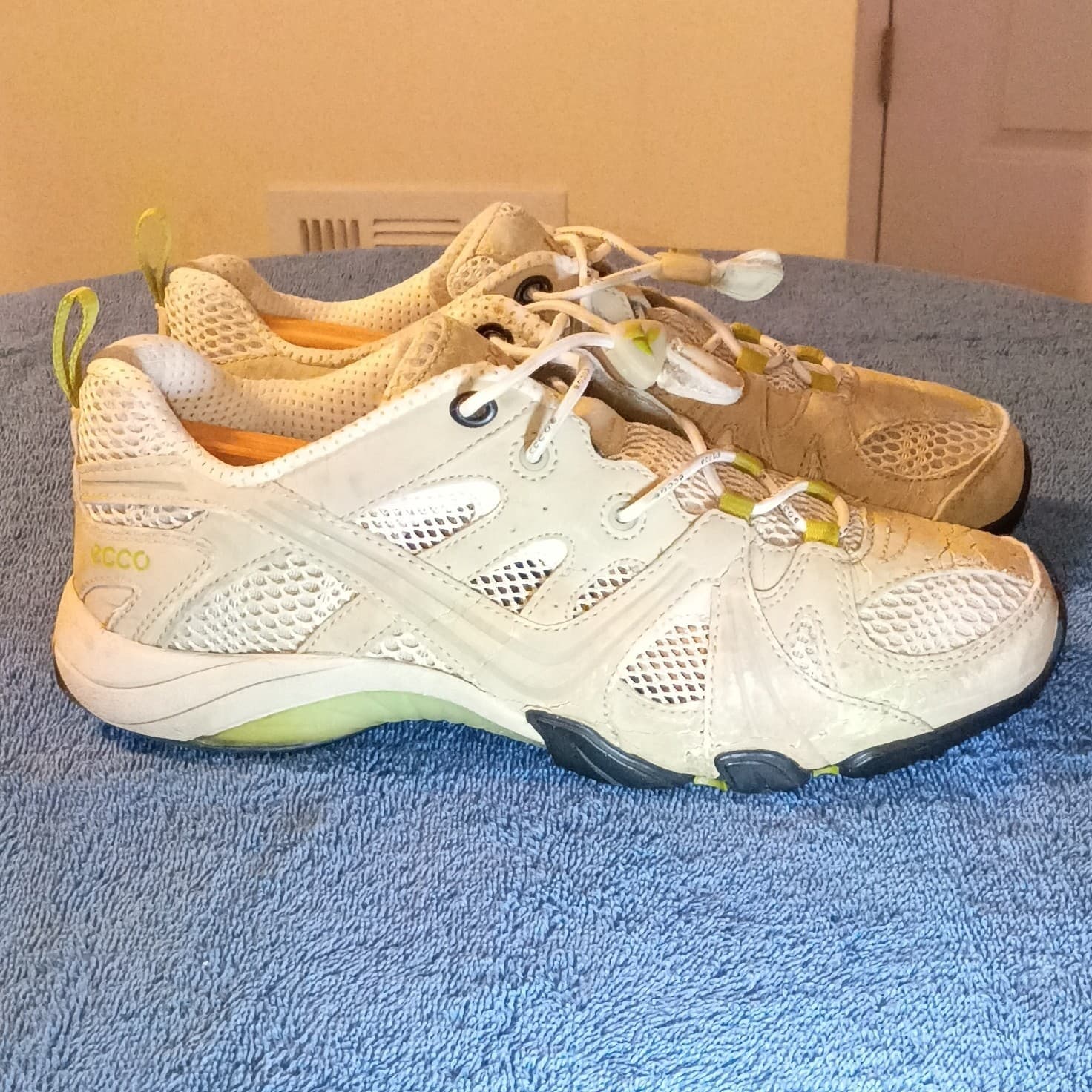 Ecco Women's Hiking Sneaker Size 6 6 1/2 Us Lightweight Pre-owned - Thumbnail 3