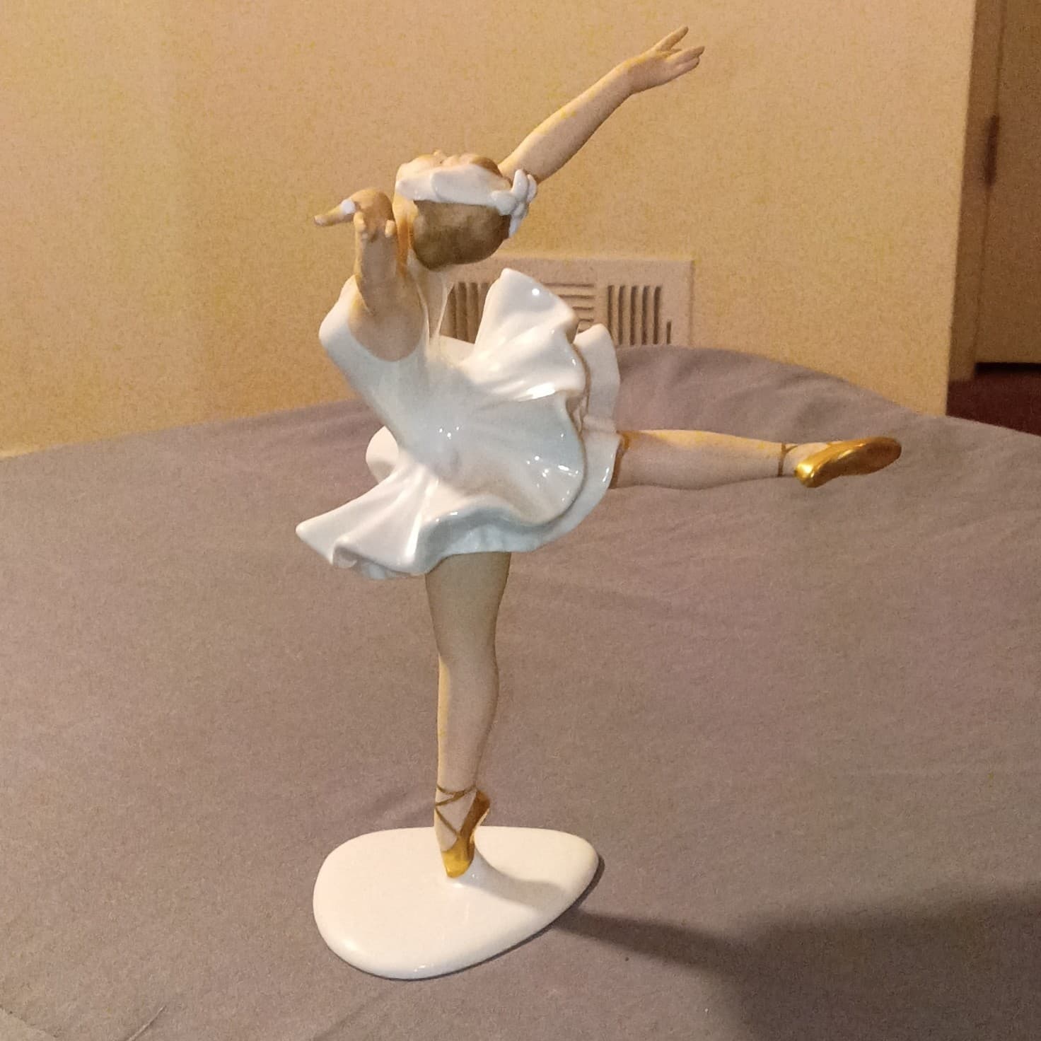 Meissen Porcelain Ballerina Figurine Hand Painted White/Gold Germany 1764 - Thumbnail 3