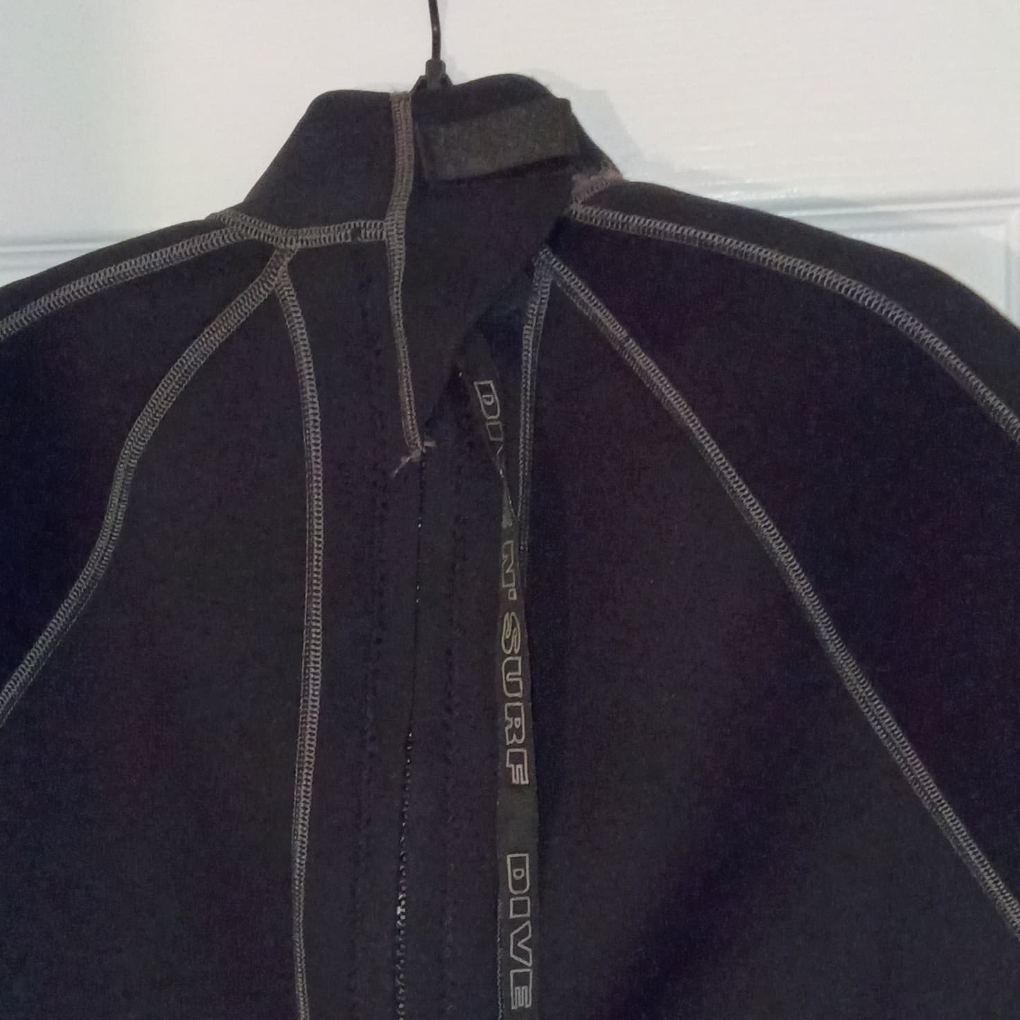 Dive N' Surf Black Shorty Wetsuit 90% Neoprene 10% Nylon, Size L - Thumbnail 4
