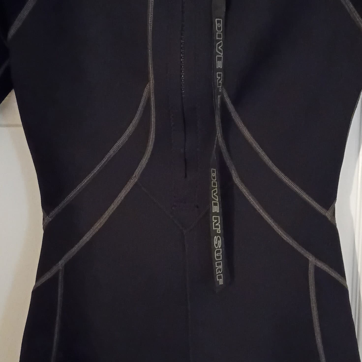 Dive N' Surf Black Shorty Wetsuit 90% Neoprene 10% Nylon, Size L - Thumbnail 6