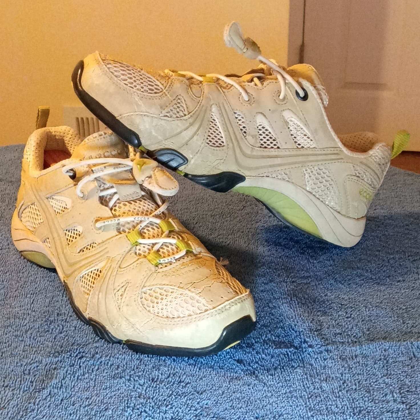 Ecco Women's Hiking Sneaker Size 6 6 1/2 Us Lightweight Pre-owned