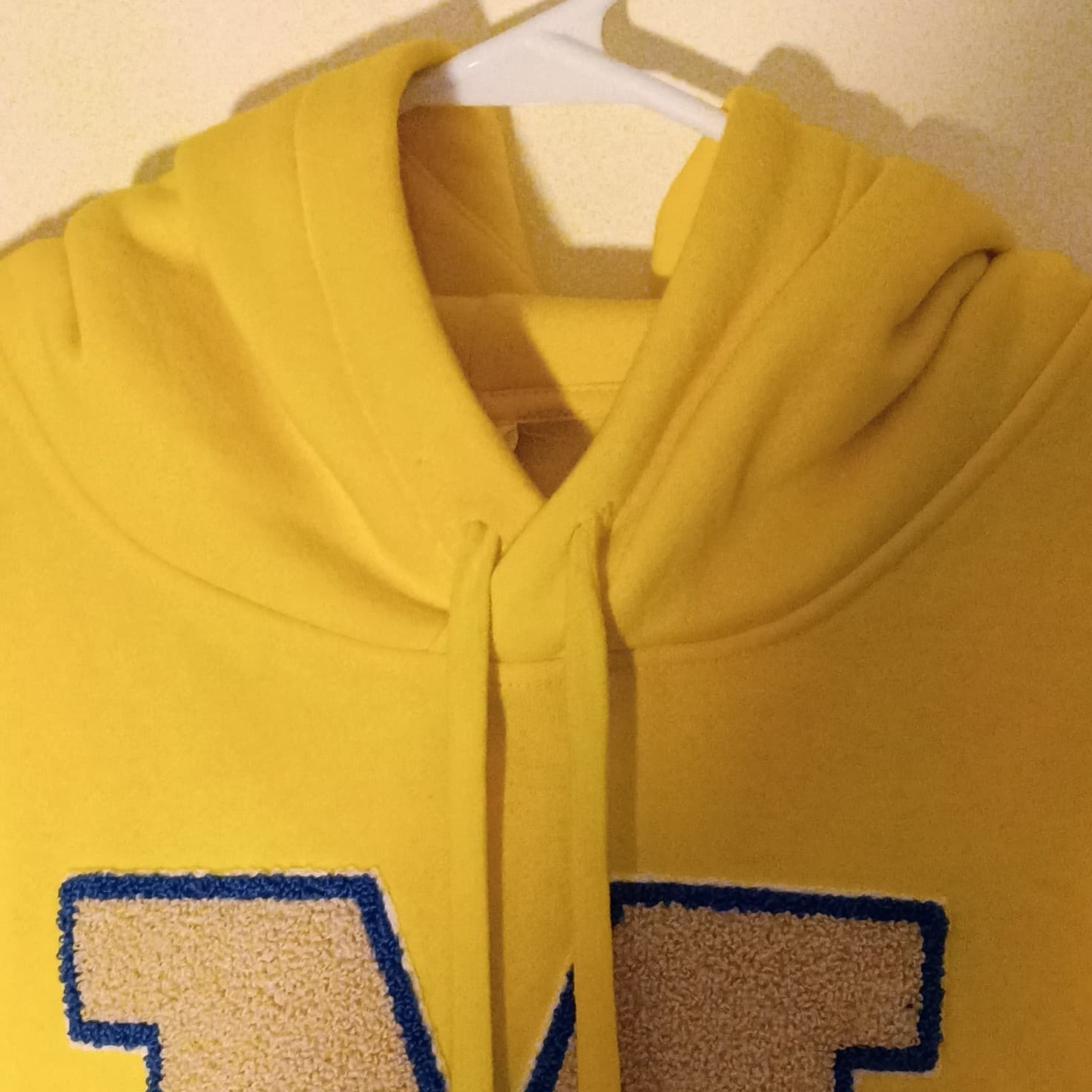 H&M Michigan Football Logo Hoodie Men's Size Large Yellow Colorway - Thumbnail 5