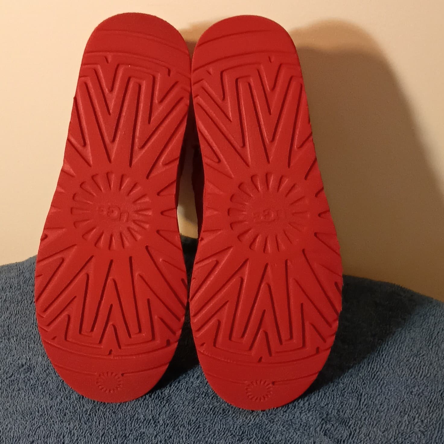 UGG Classic Mini Red Suede Sheepskin Lined Ankle Bootie Pull-On US 9 - Thumbnail 7