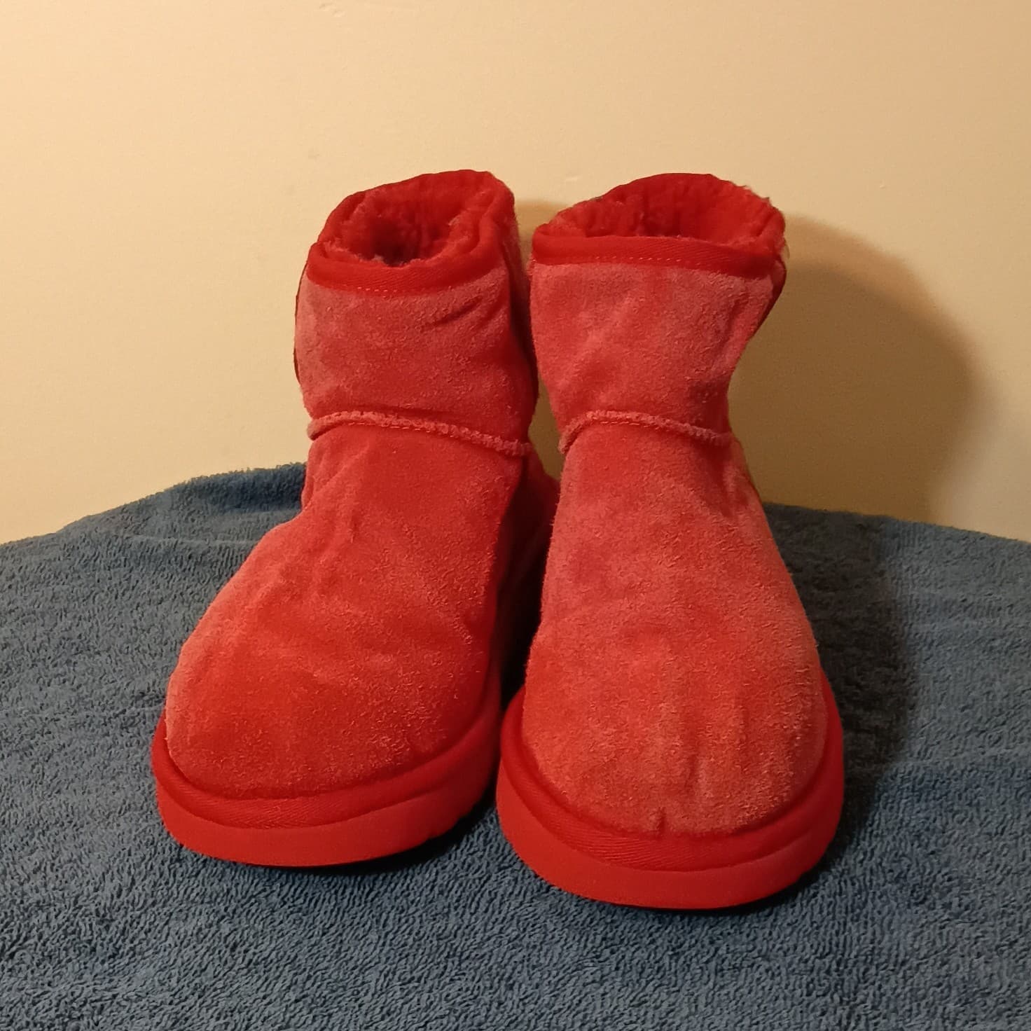 UGG Classic Mini Red Suede Sheepskin Lined Ankle Bootie Pull-On US 9 - Thumbnail 2