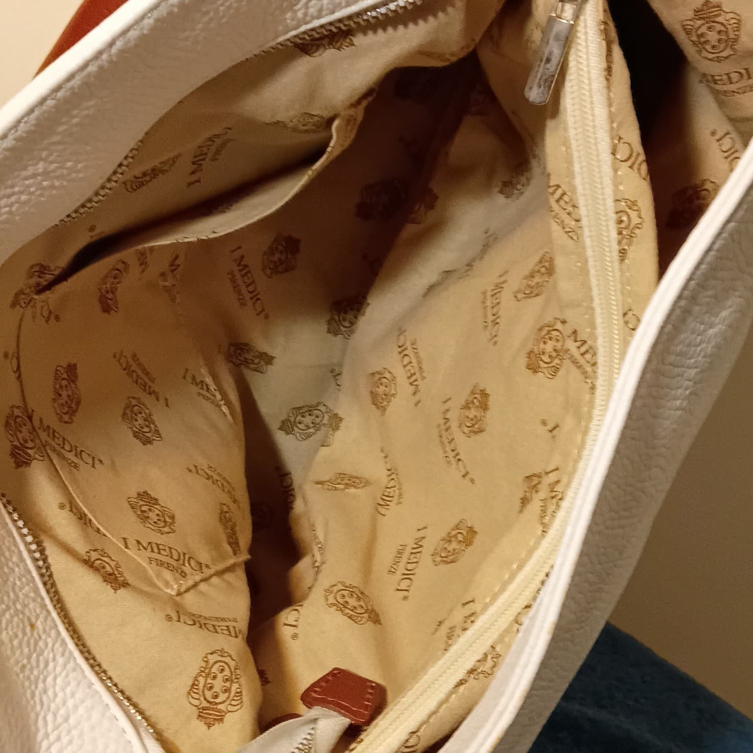 I Medici Firenze Pebbled Shoulder Bag Zip Top Handle Pockets White Brown - Thumbnail 11