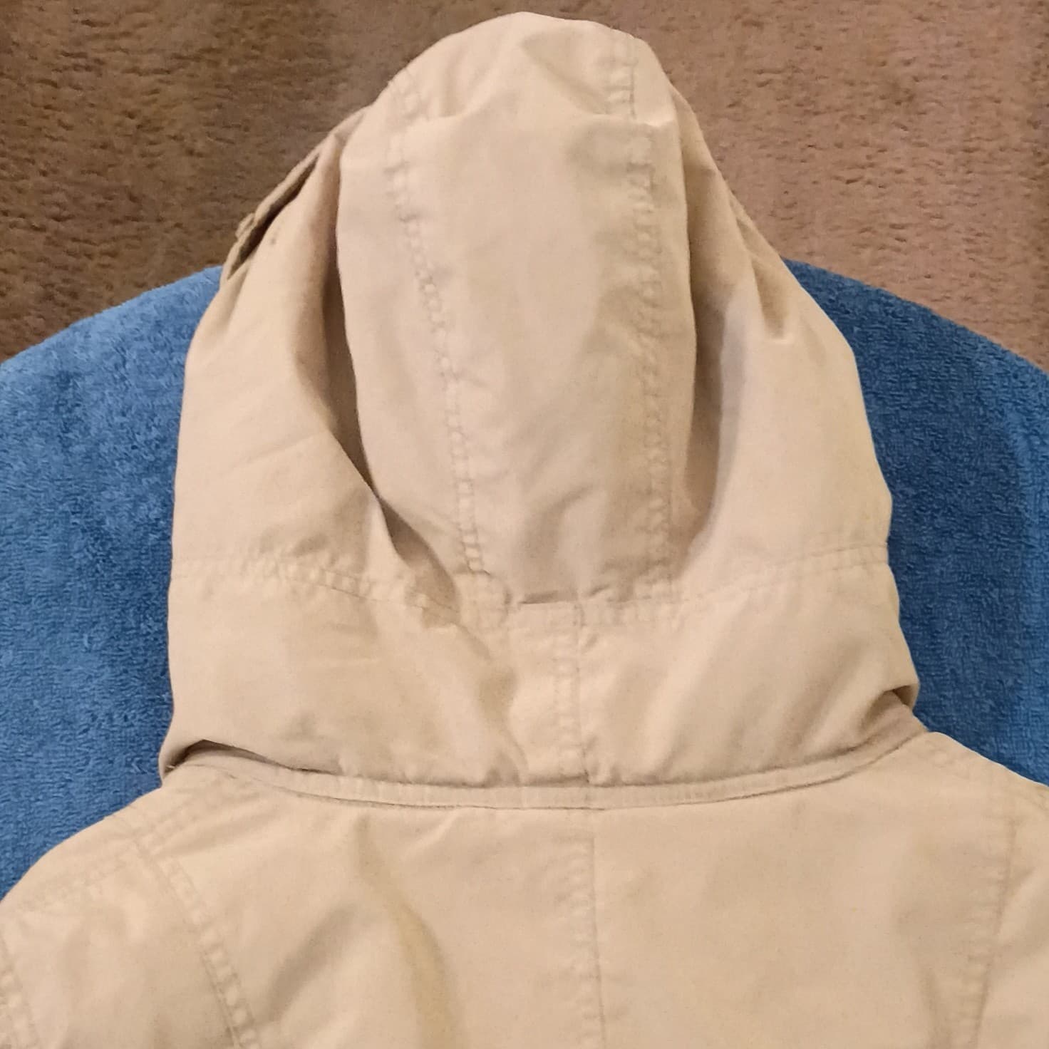 DKNY Women's Medium Size Winter Jacket Color Beige Excellent Condition Pre-Owned - Thumbnail 14
