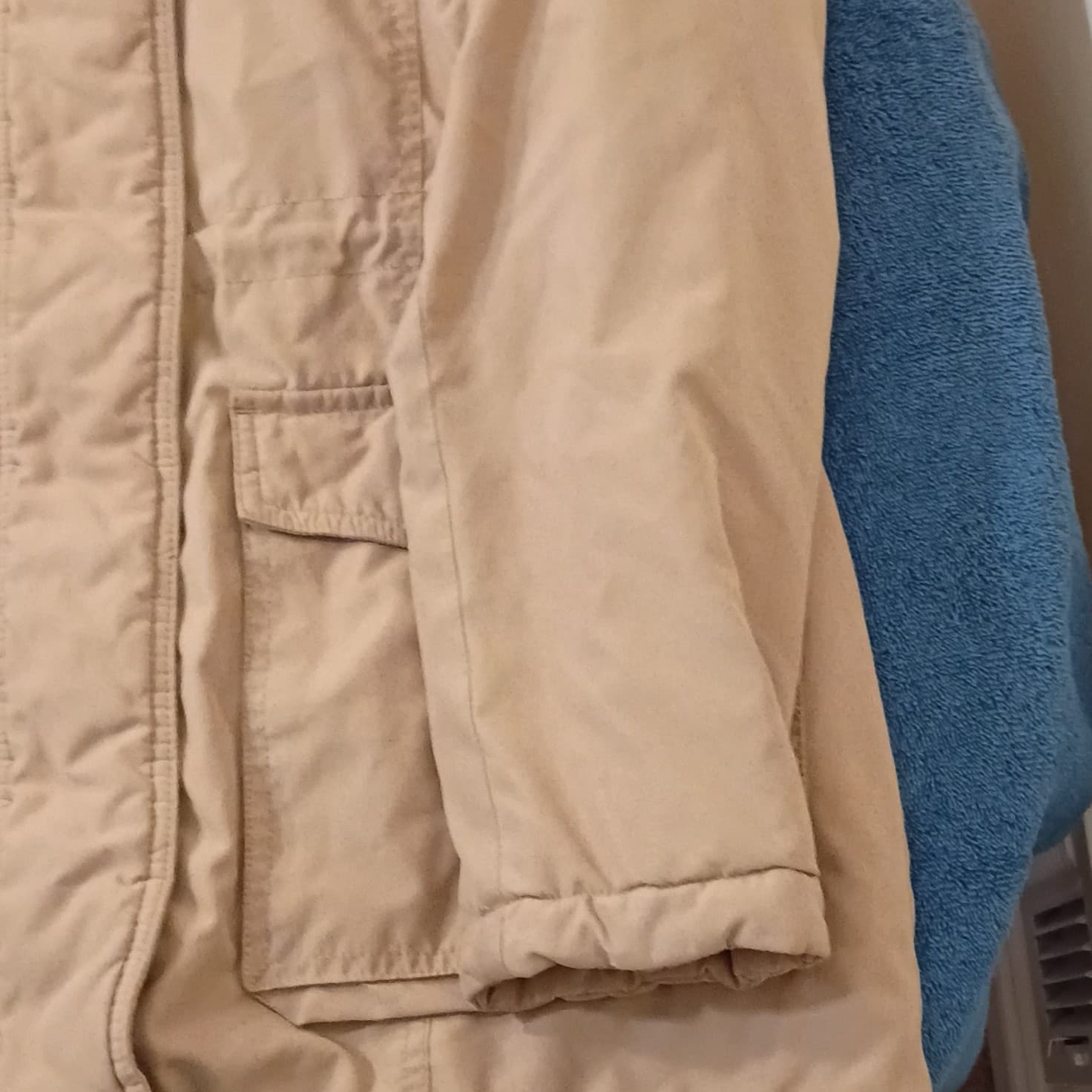 DKNY Women's Medium Size Winter Jacket Color Beige Excellent Condition Pre-Owned - Thumbnail 10