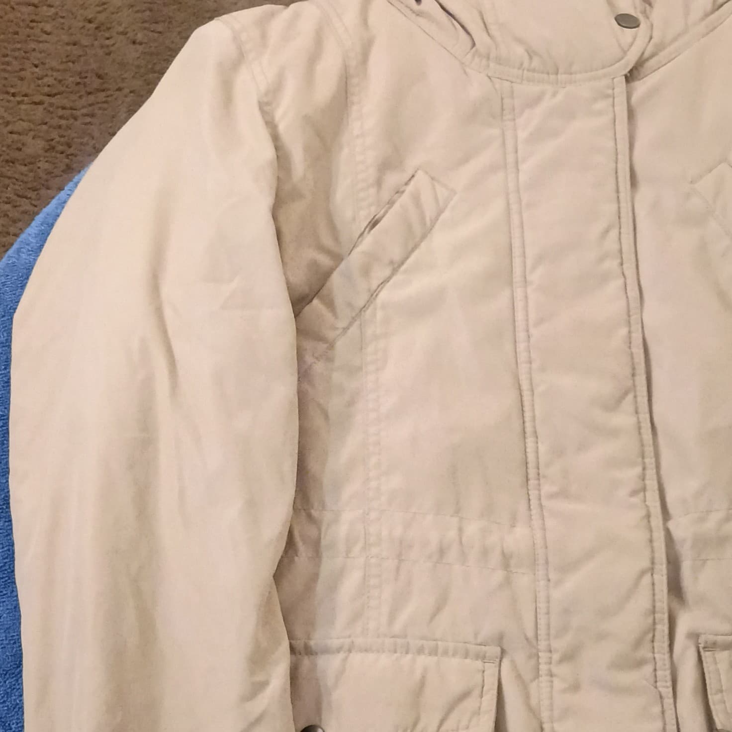 DKNY Women's Medium Size Winter Jacket Color Beige Excellent Condition Pre-Owned - Thumbnail 13