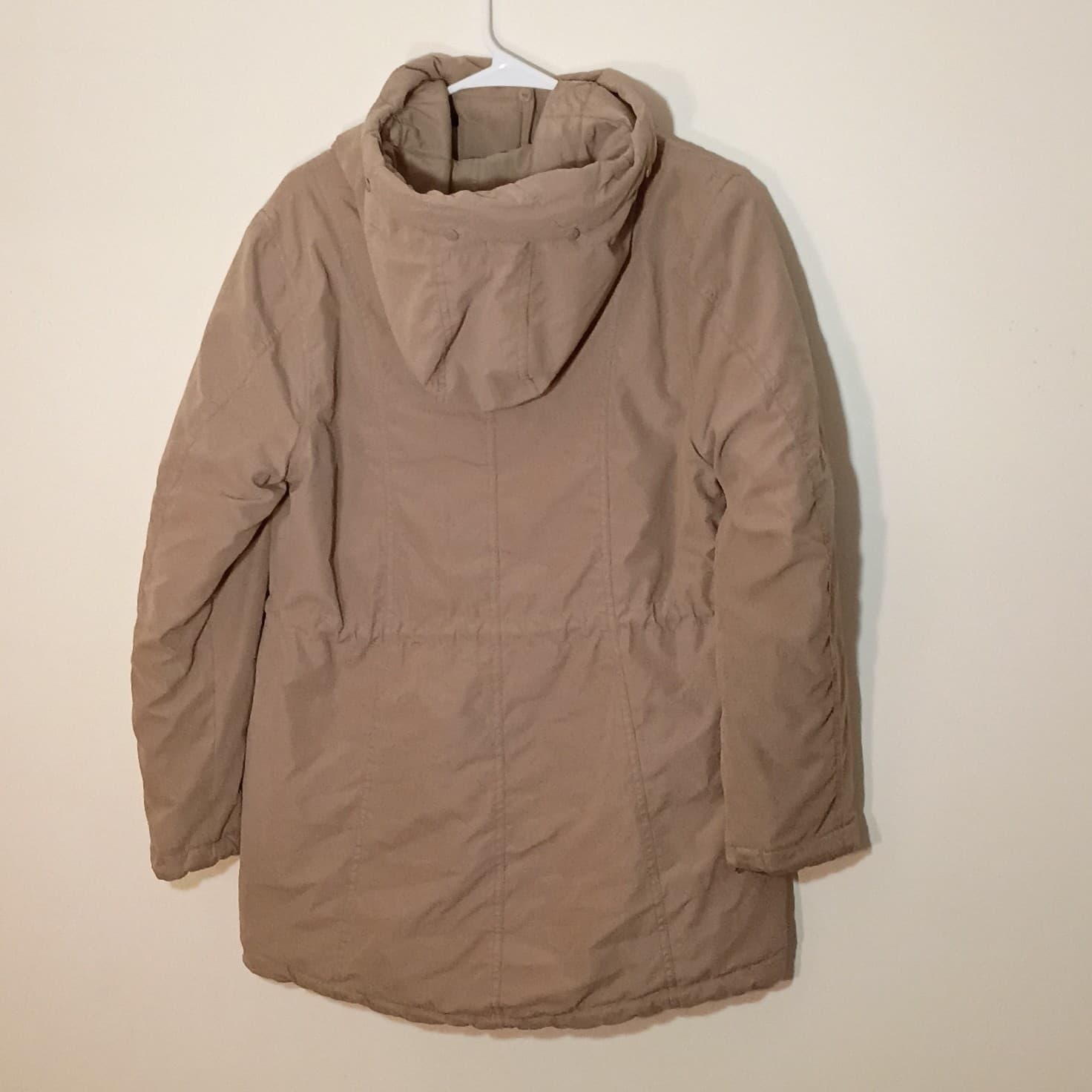 DKNY Women's Medium Size Winter Jacket Color Beige Excellent Condition Pre-Owned - Thumbnail 2