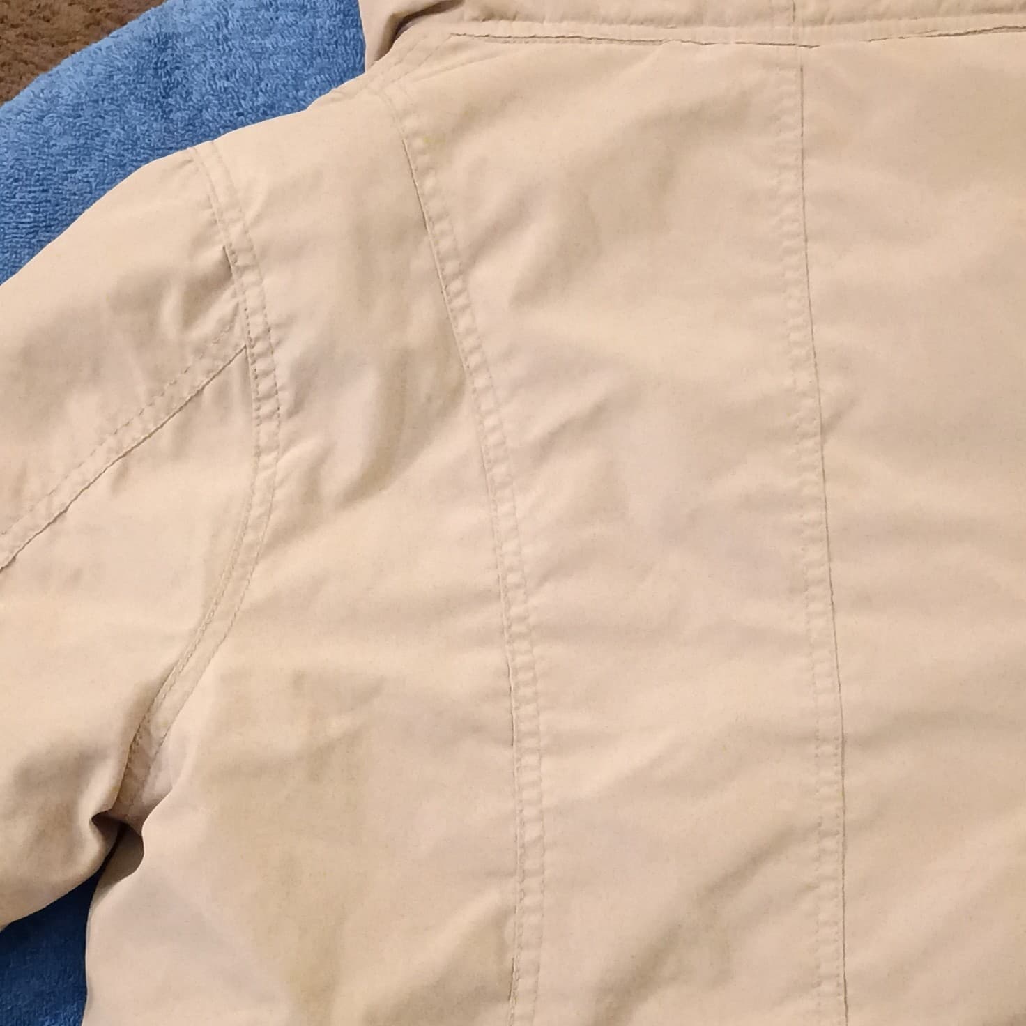 DKNY Women's Medium Size Winter Jacket Color Beige Excellent Condition Pre-Owned - Thumbnail 15