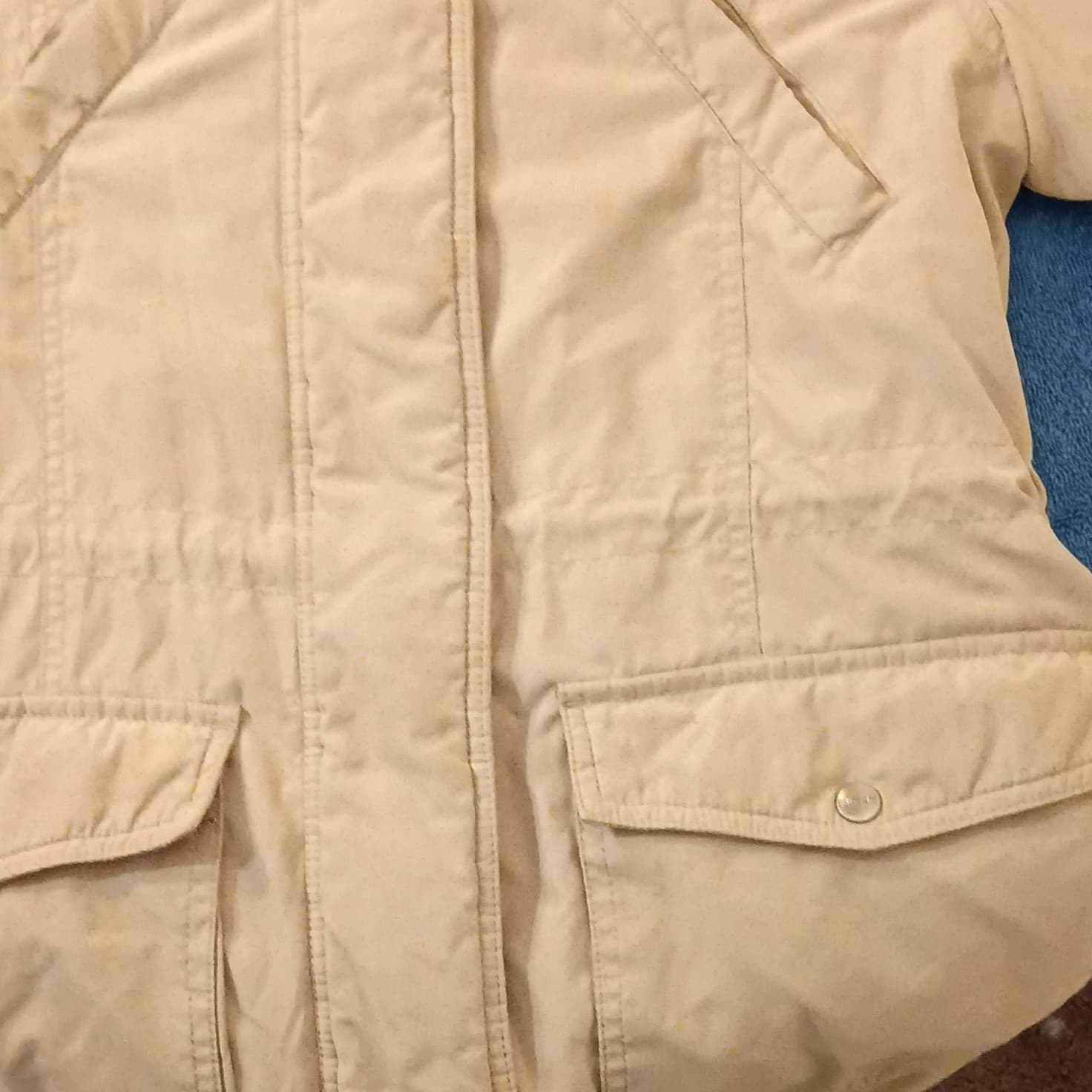 DKNY Women's Medium Size Winter Jacket Color Beige Excellent Condition Pre-Owned - Thumbnail 6