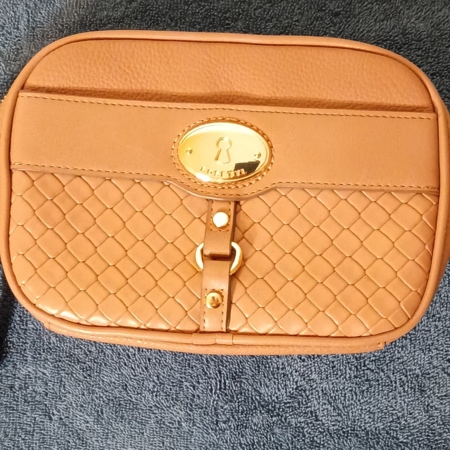 Fossil Rose Brown Pebbled Crossbody Bag Zip Closure Gold Hardware Key Charm - Thumbnail 2
