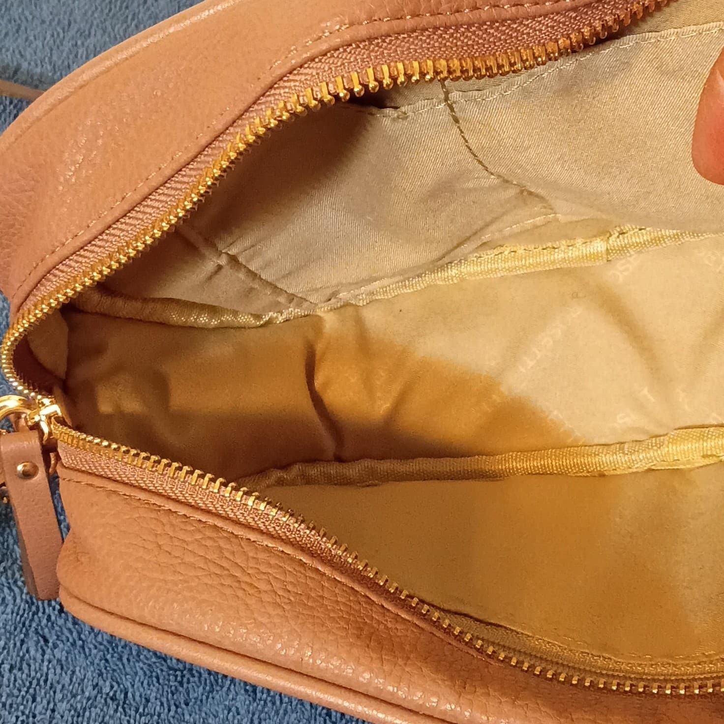 Fossil Rose Brown Pebbled Crossbody Bag Zip Closure Gold Hardware Key Charm - Thumbnail 13