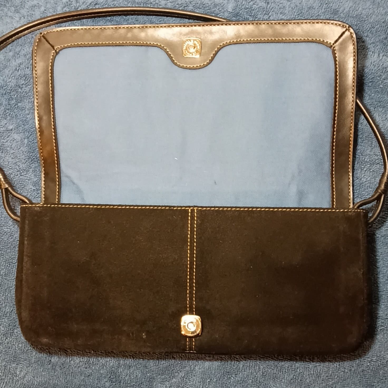 Liz Claiborne Shoulder Bag Black Blue Lining Gold Hardware Zip Pockets - Thumbnail 3