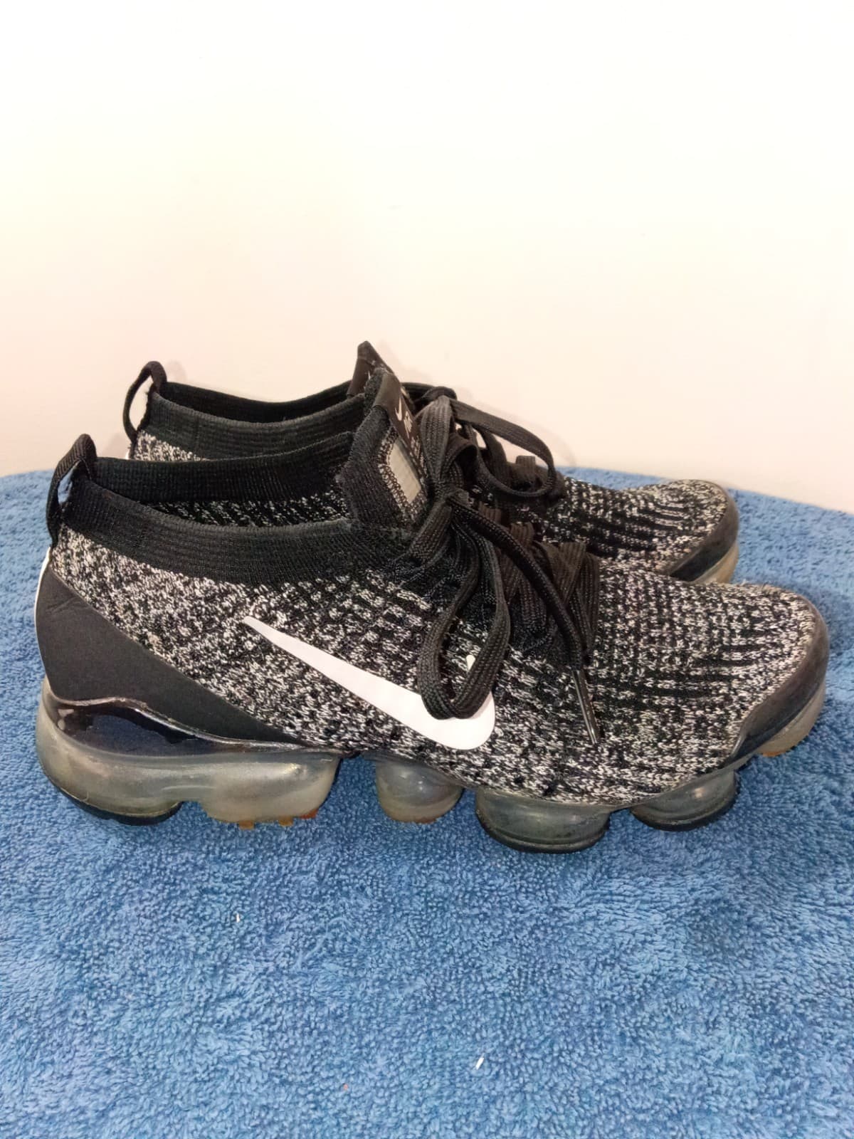 Nike Air VaporMax Flyknit 3 Oreo Low Top Lace-Up Sneaker AJ6910-001 - Thumbnail 3