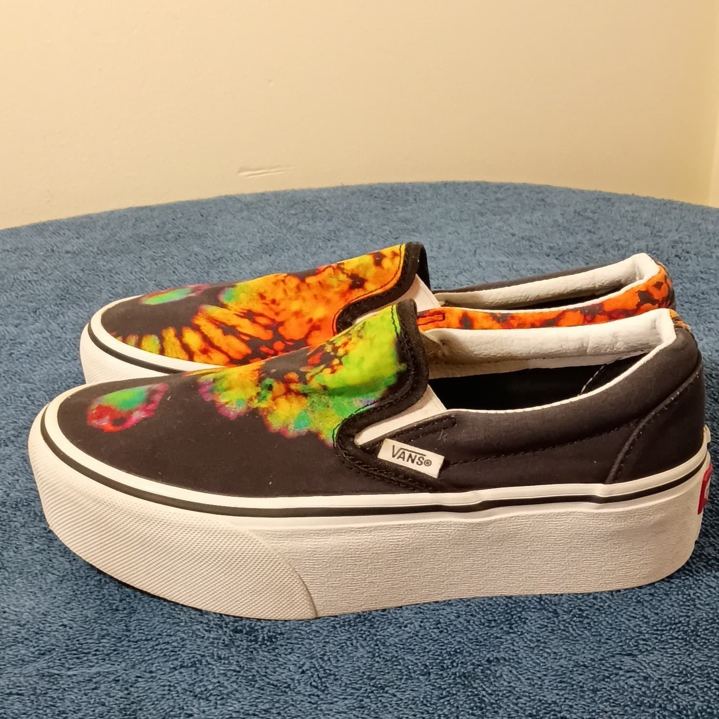 VANS Off The Wall Men’s Low Top Slip-On Tie-Dye Sneakers Black Rubber Sole - Thumbnail 5
