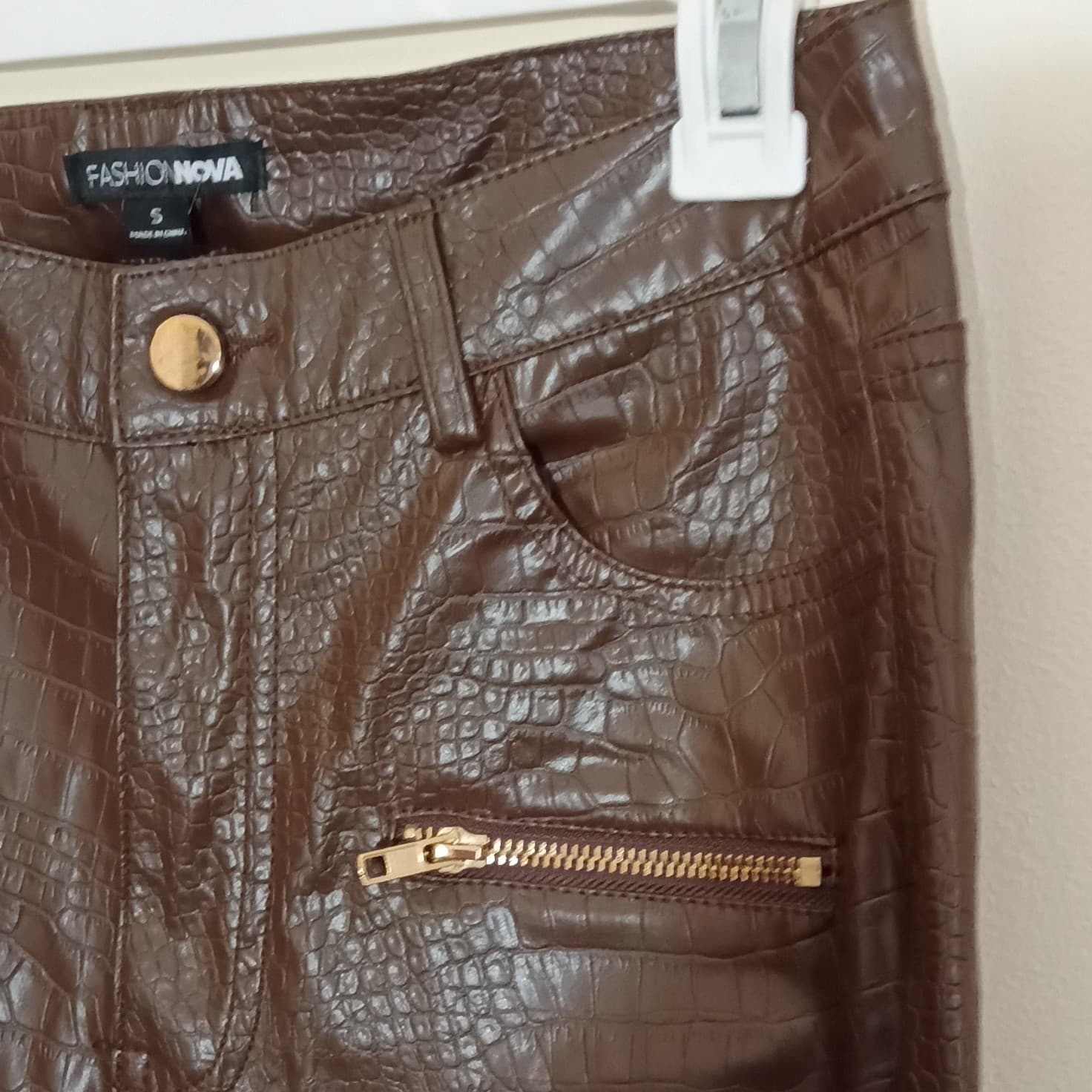 Fashion Nova Brown Croc Animal Print Flat Front Pants Zip Button Accents Sz S - Thumbnail 4
