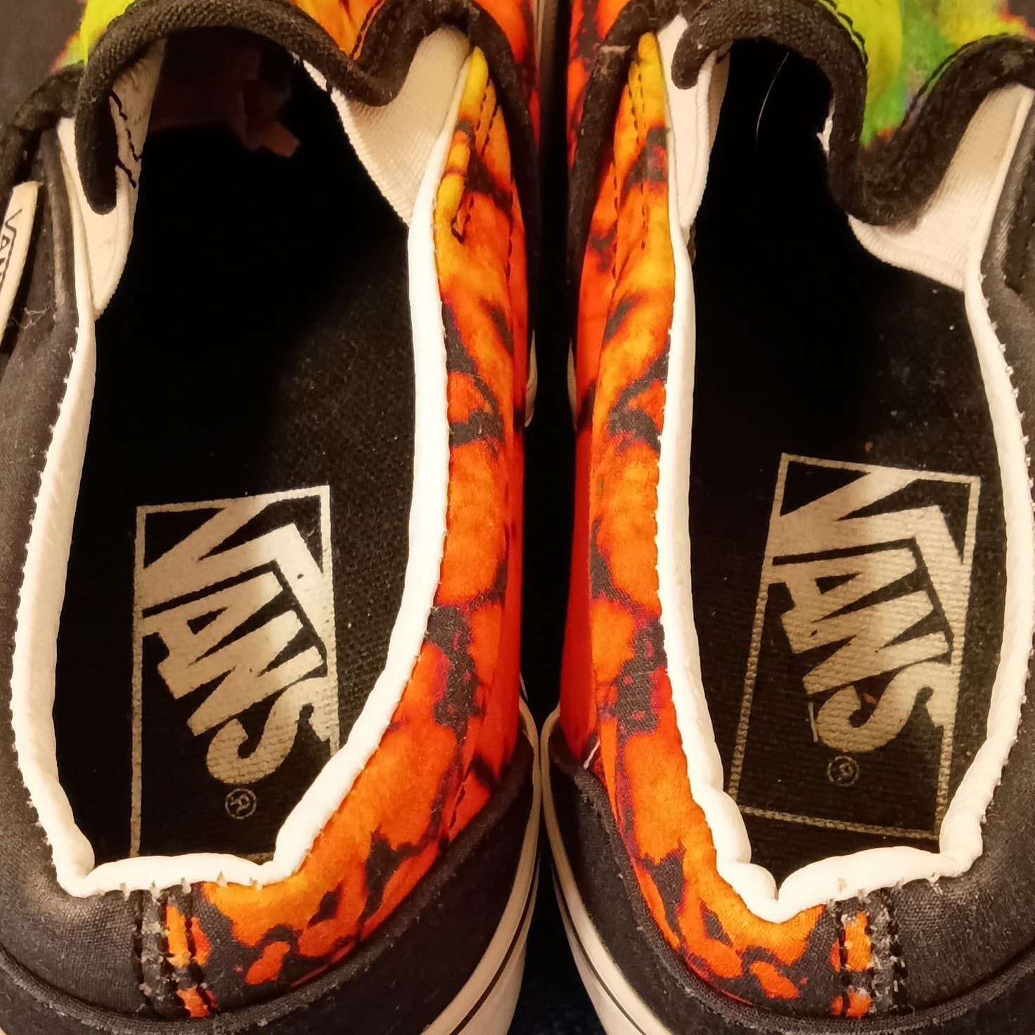 VANS Off The Wall Men’s Low Top Slip-On Tie-Dye Sneakers Black Rubber Sole - Thumbnail 8
