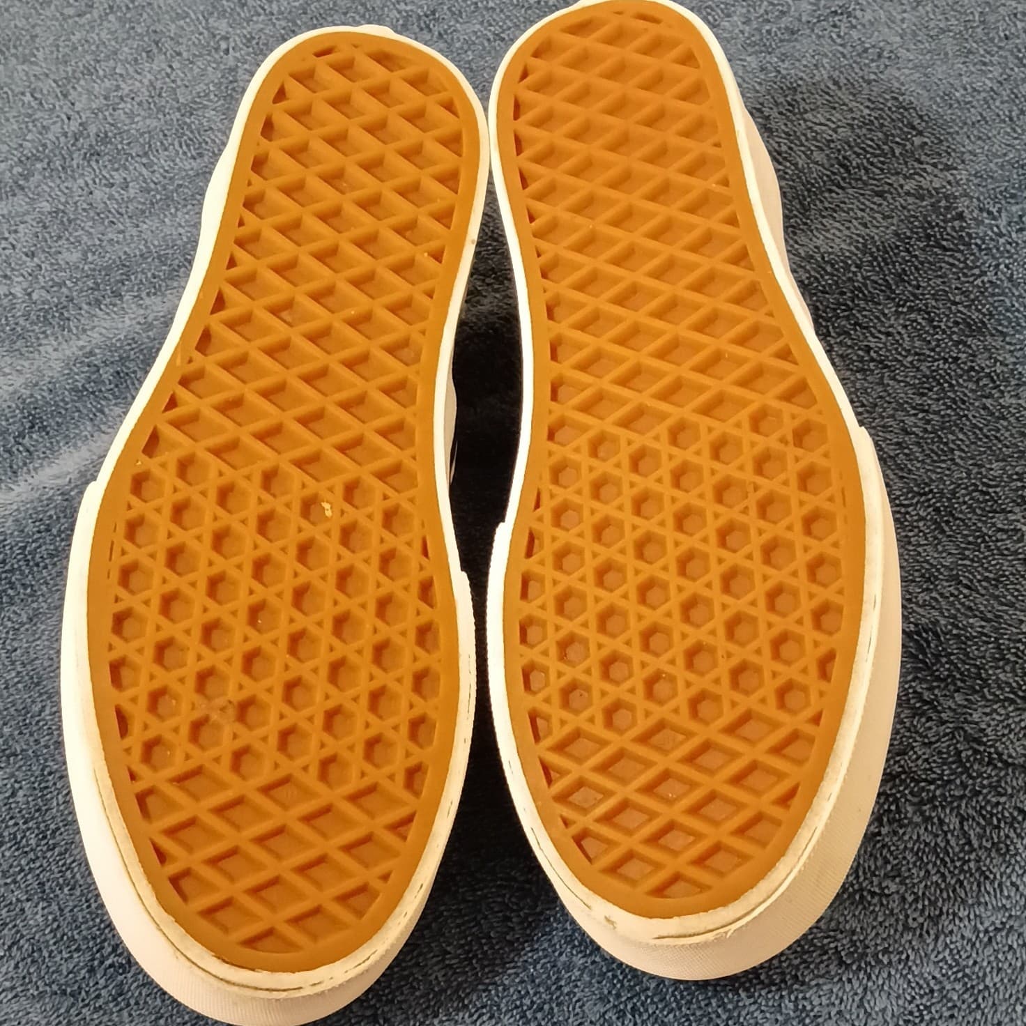 VANS Off The Wall Men’s Low Top Slip-On Tie-Dye Sneakers Black Rubber Sole - Thumbnail 11