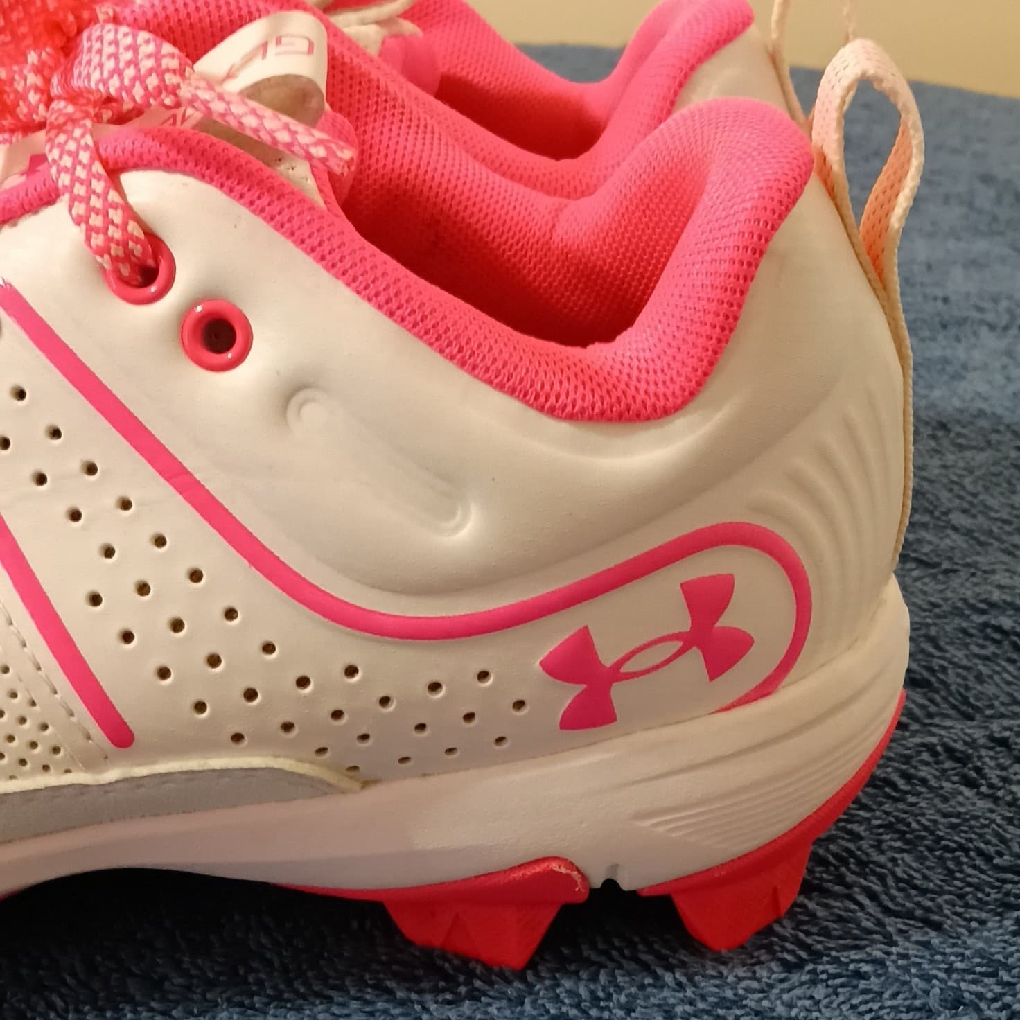 Under Armour Girls Youth Baseball/Softball Cleats White/Pink US 3.5Y - Thumbnail 10