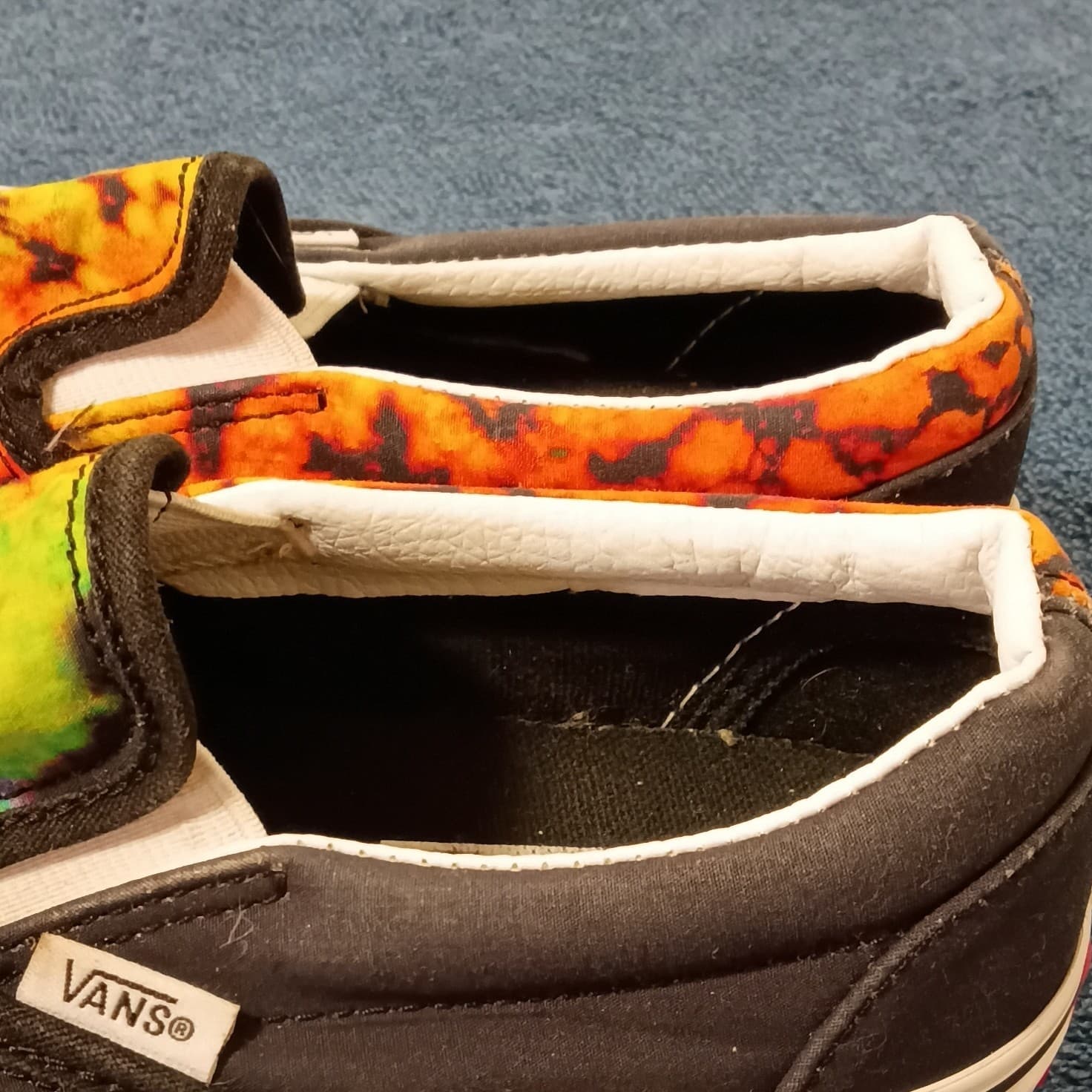 VANS Off The Wall Men’s Low Top Slip-On Tie-Dye Sneakers Black Rubber Sole - Thumbnail 9