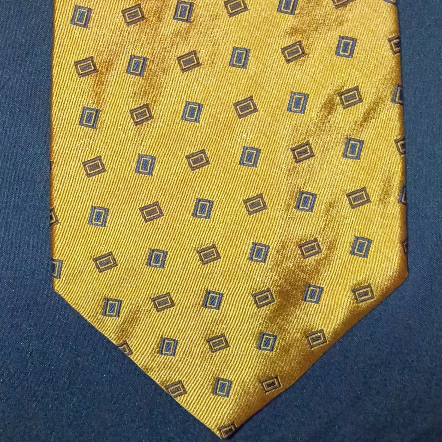 Tommy Hilfiger Men’s Woven Silk Tie Gold, Blue, Green & Black Geometric - Thumbnail 7