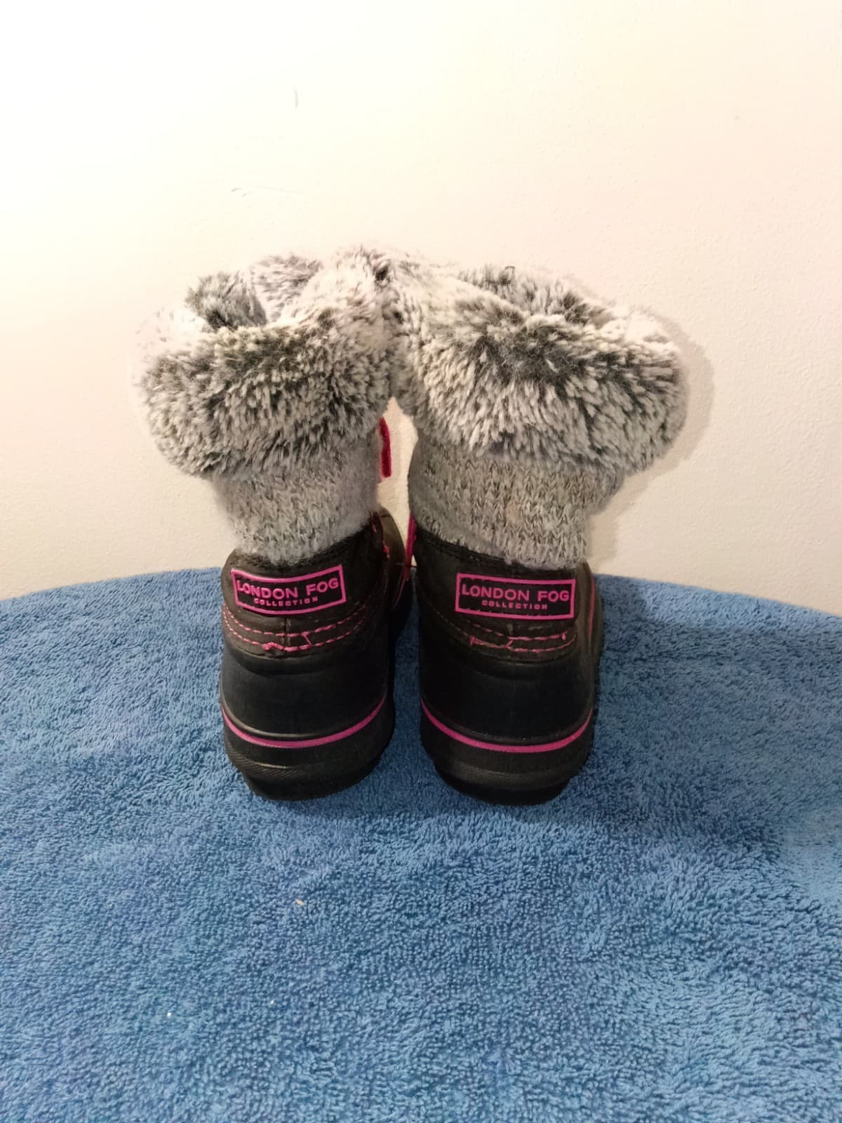 London Fog Girls Ankle Snow Boots Lined Faux Fur Lace-Up Black/Pink/Gray Sz 2 - Thumbnail 3
