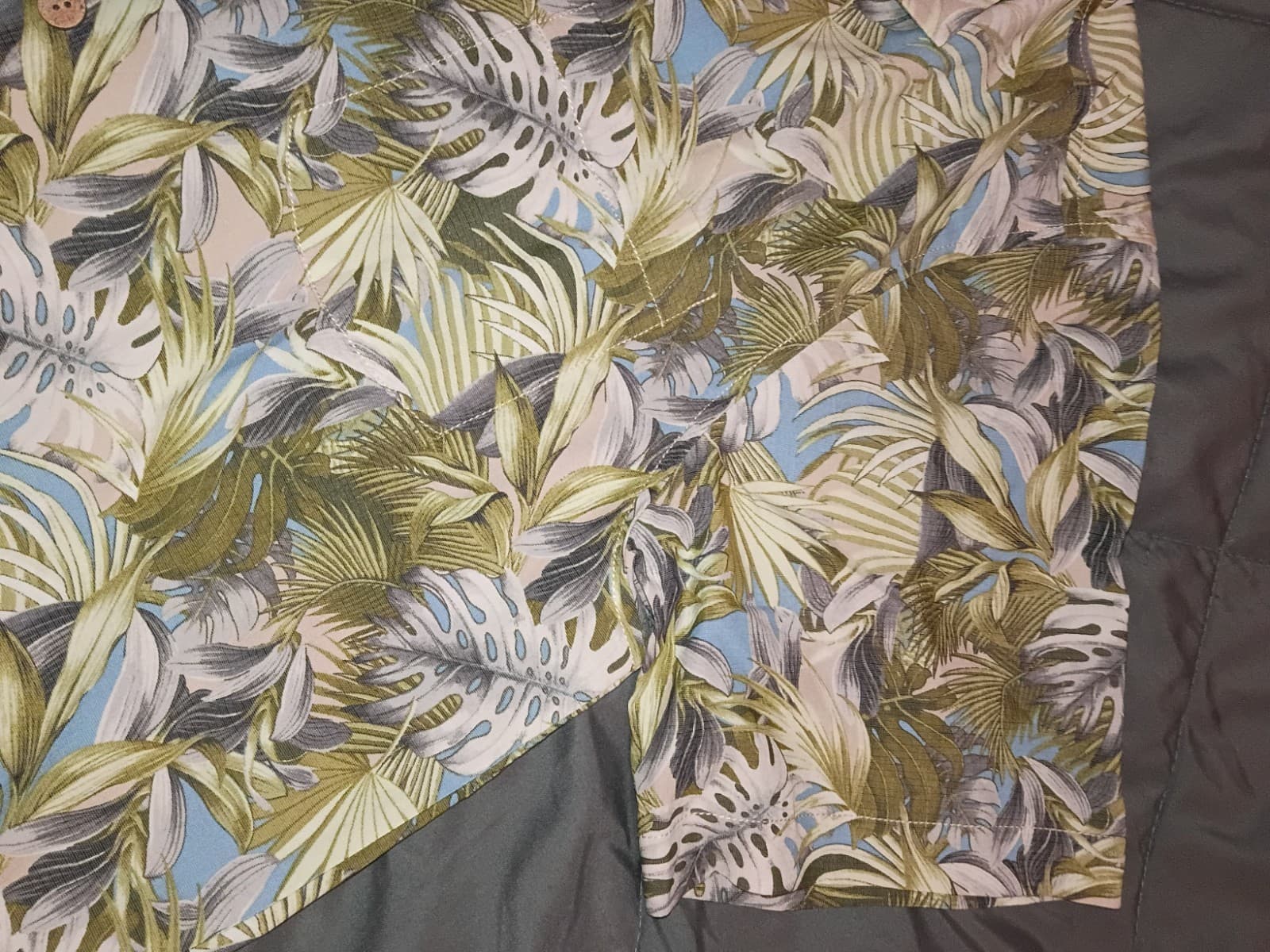 Tommy Bahama Coastal Ease Mens M Short Sleeve Button-Up Woven Cotton Hawaiian - Thumbnail 3