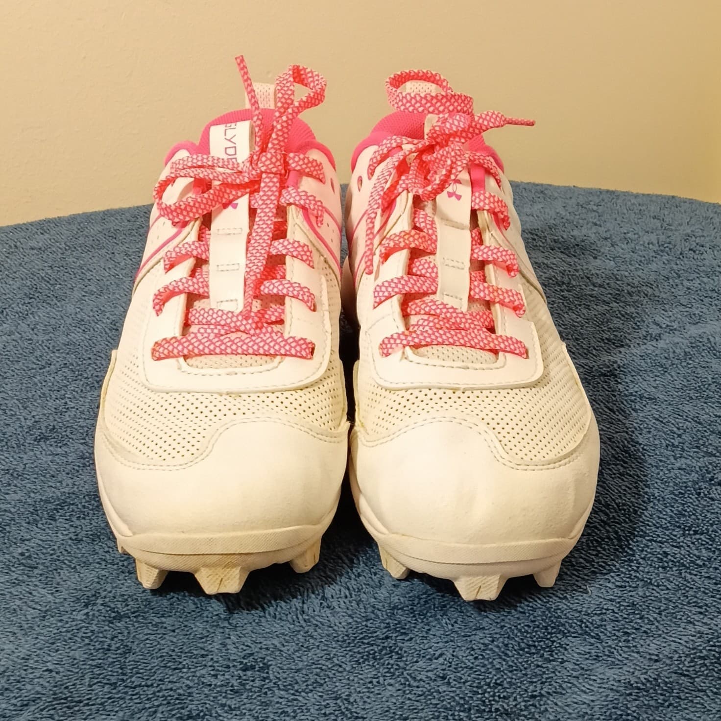 Under Armour Girls Youth Baseball/Softball Cleats White/Pink US 3.5Y - Thumbnail 2