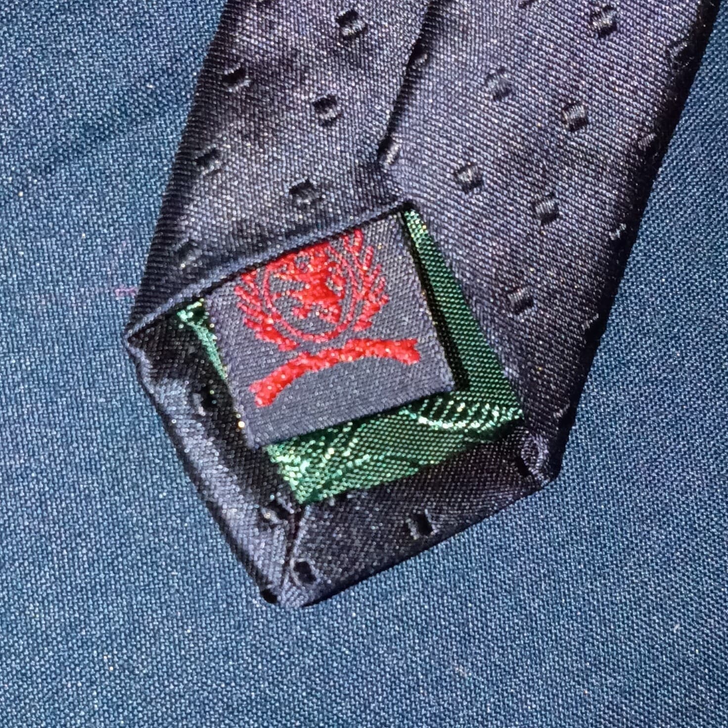 Tommy Hilfiger Men’s Woven Silk Tie Gold, Blue, Green & Black Geometric - Thumbnail 11
