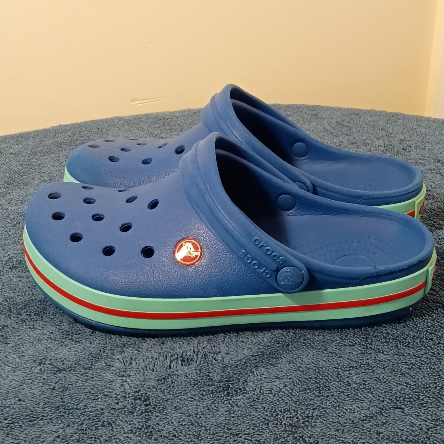 Crocs Classic Clog Sandal Slip-On w/ Adjustable Strap Blue/Green/Red Men 5 - Thumbnail 5