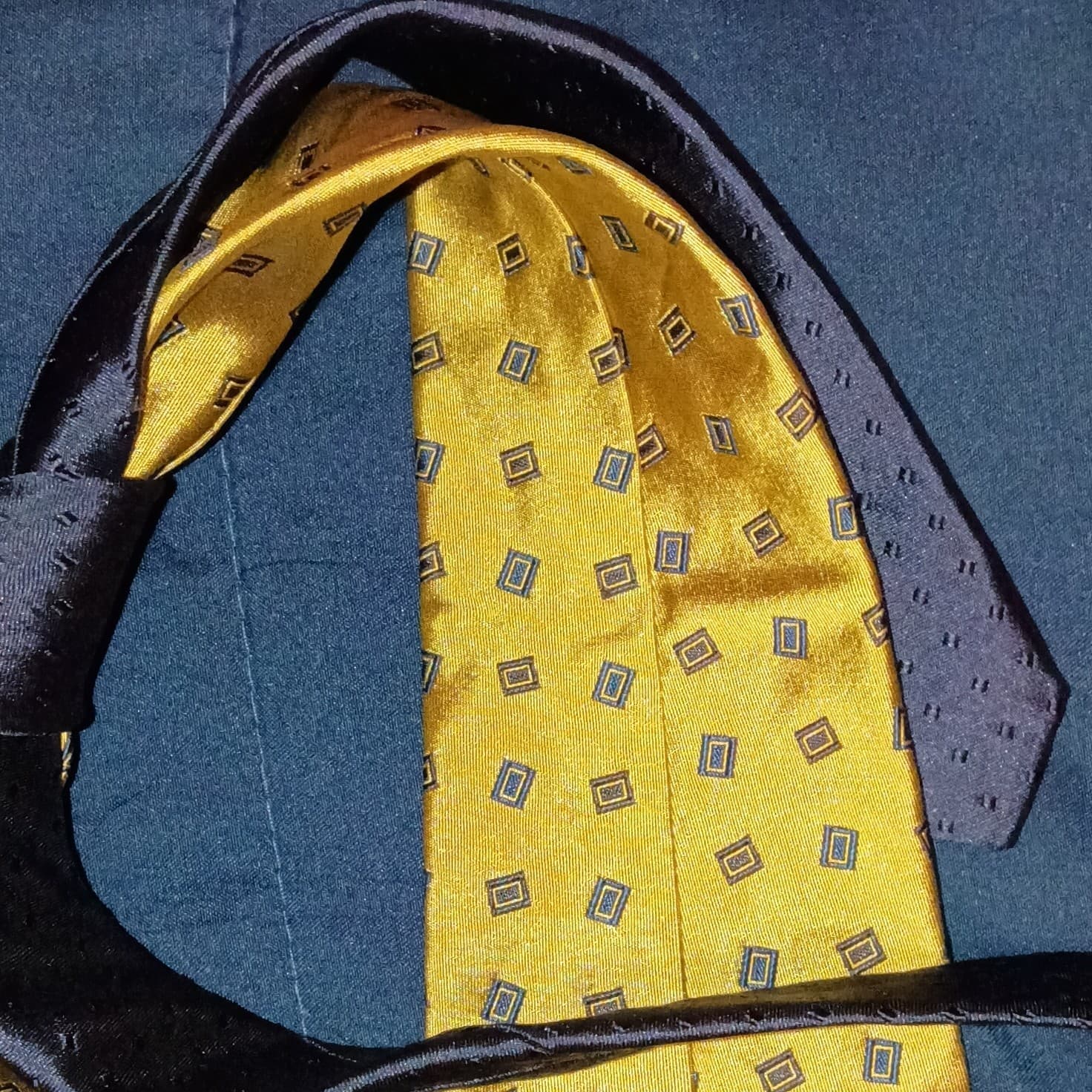 Tommy Hilfiger Men’s Woven Silk Tie Gold, Blue, Green & Black Geometric - Thumbnail 5