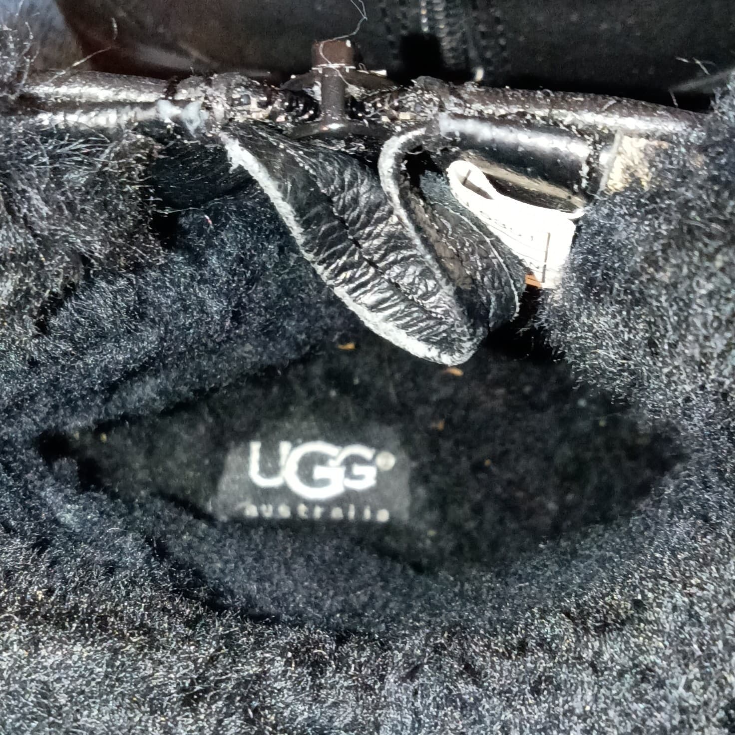 UGG Black Leather Shearling Lined Ankle Bootie Zip Round Toe US 6 EU 37 - Thumbnail 6