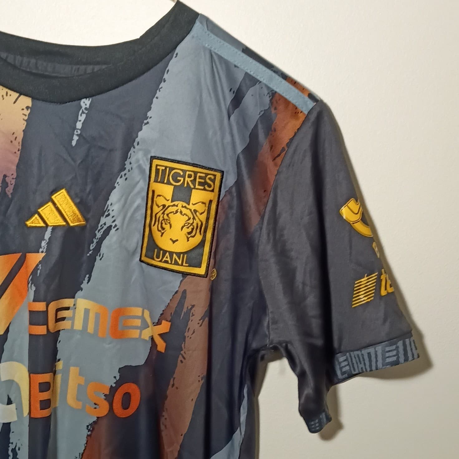 adidas Tigres UANL Soccer Jersey Aeroready Mario #15 Size M Black/Gray/Gold - Thumbnail 2