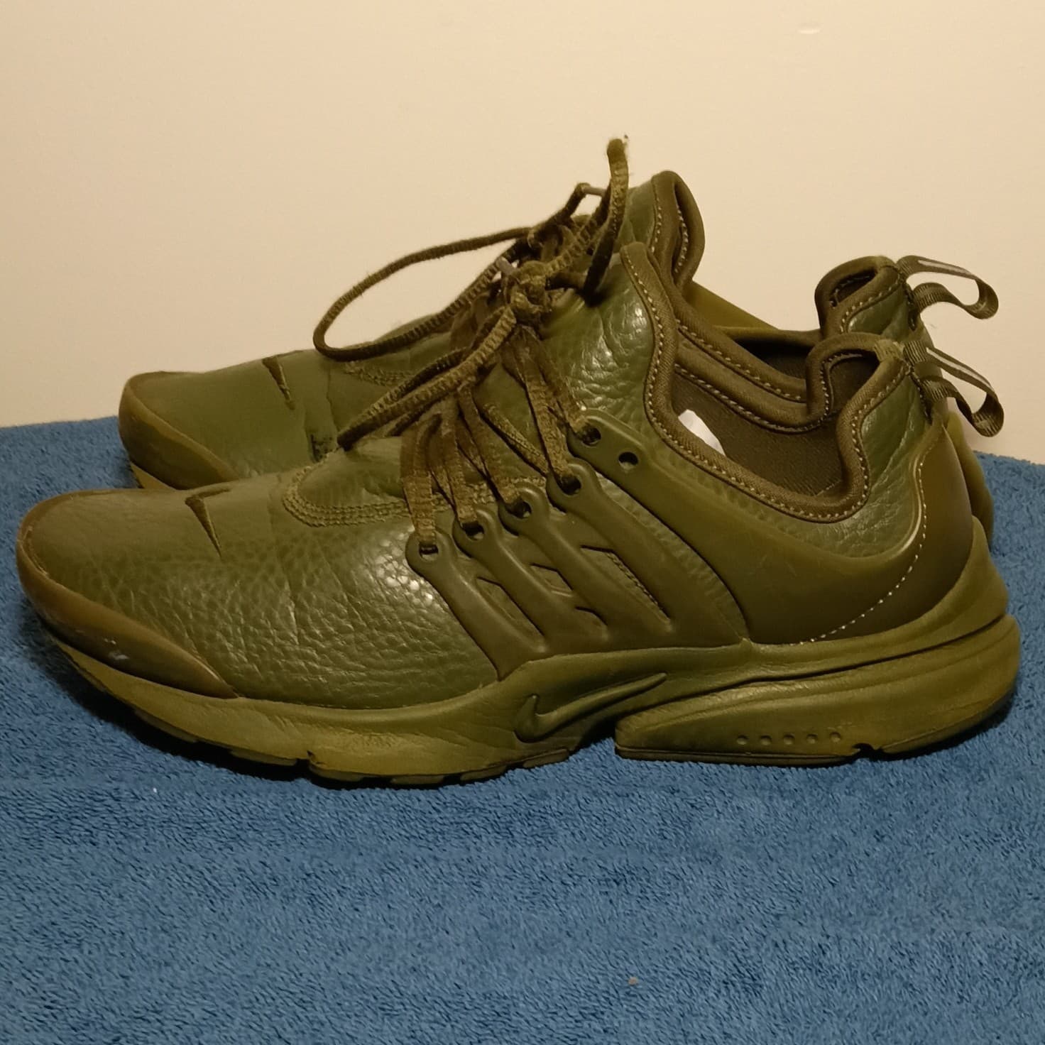 Nike Women’s Green Low Top Lace-Up Athletic Sneaker Solid Rubber 878077-300 - Thumbnail 3