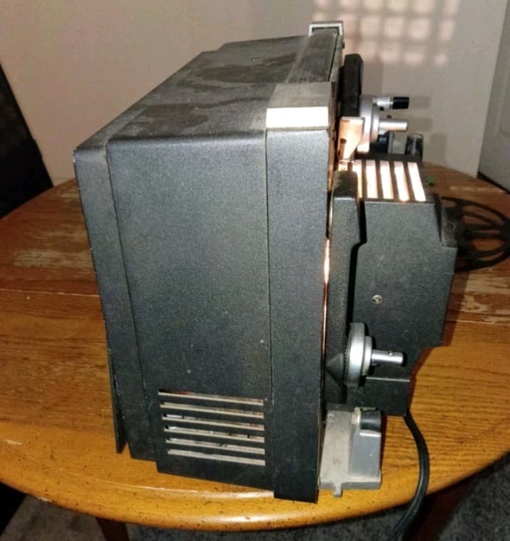 Bell & Howell Autoload 93 8mm/Super 8 Desktop Projector 1200lm Portable - Thumbnail 3